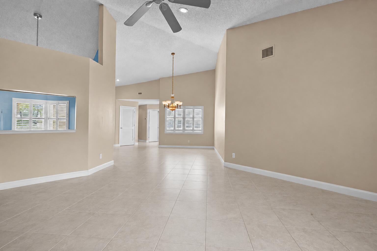 2424 Sw Foxpoint Trail Property Photo 6