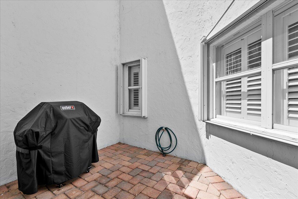 2424 Sw Foxpoint Trail Property Photo 8