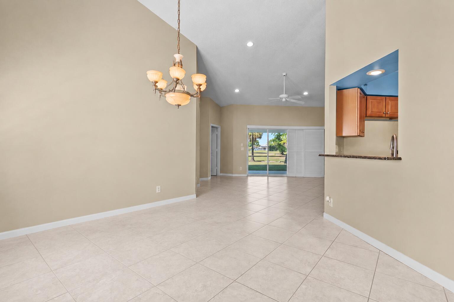 2424 Sw Foxpoint Trail Property Photo 13