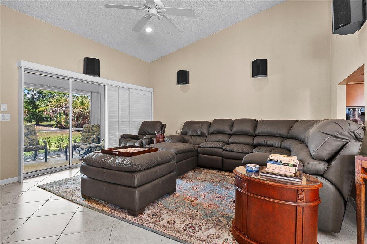 2424 Sw Foxpoint Trail Property Photo 14