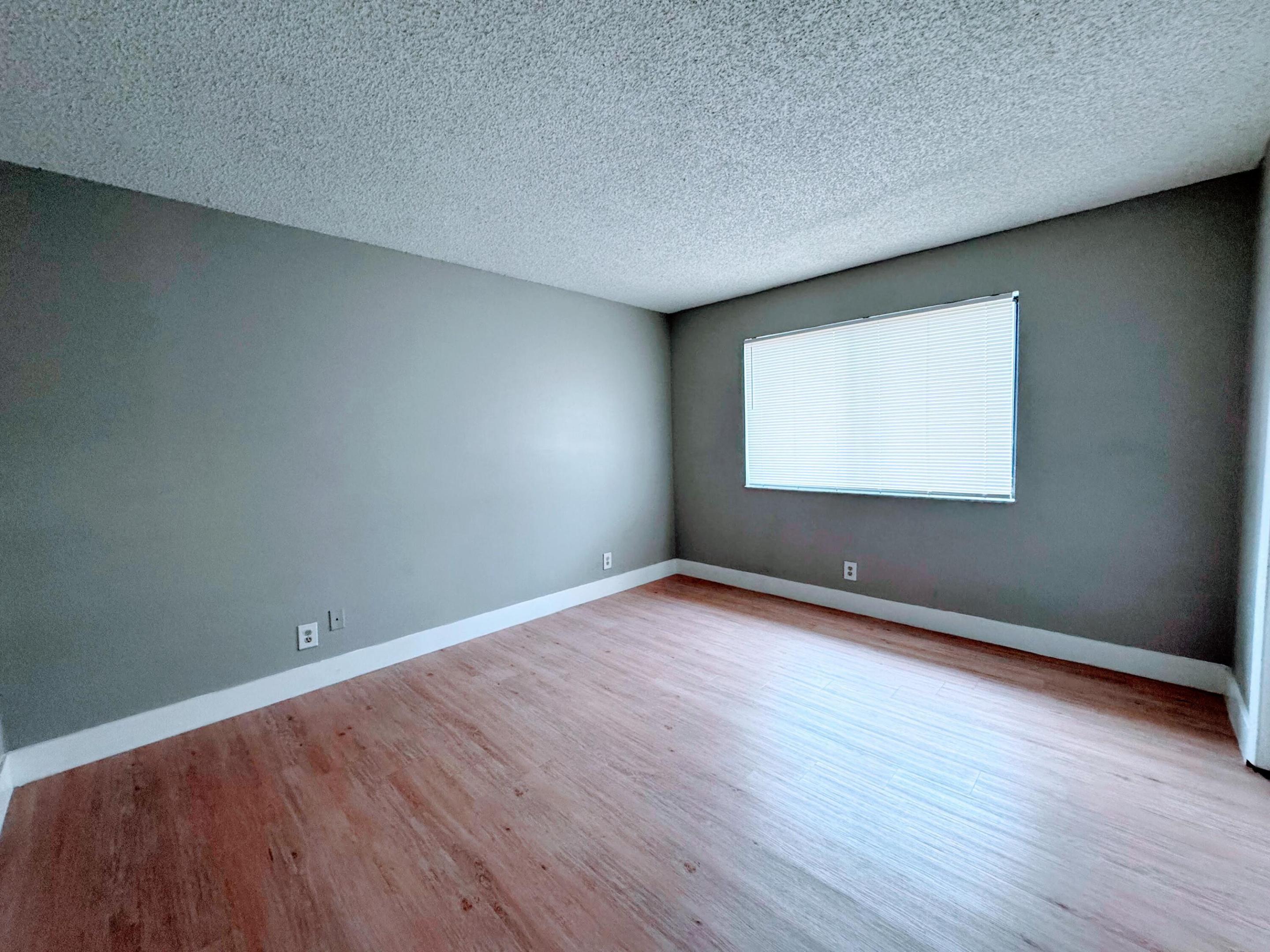193 Lakeview Drive 205 Property Photo 2