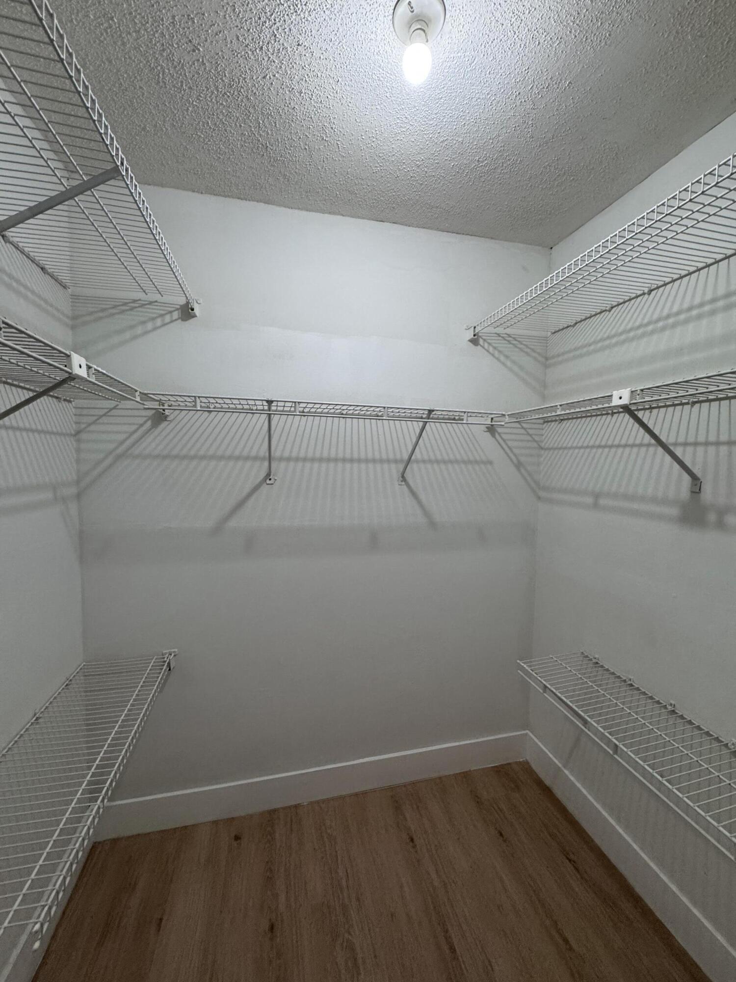 193 Lakeview Drive 205 Property Photo 13