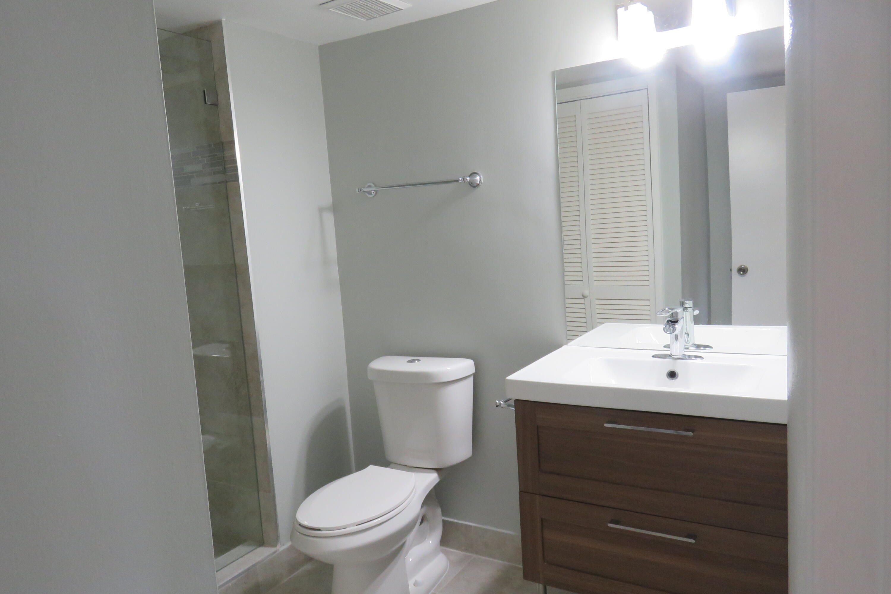 193 Lakeview Drive 205 Property Photo 14