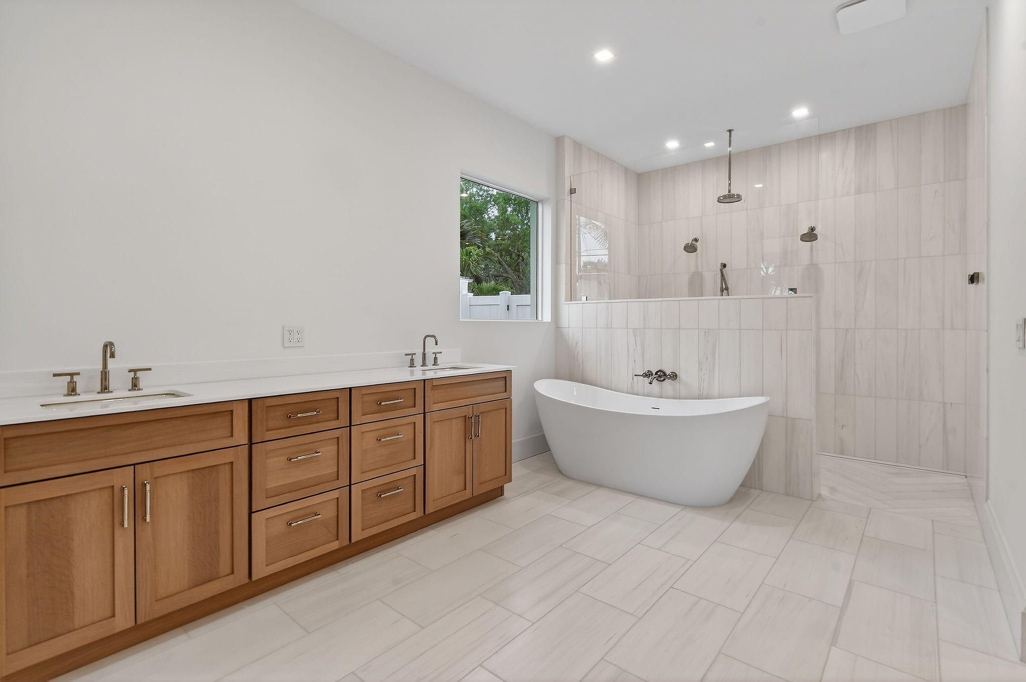 192 River Drive Property Photo 14