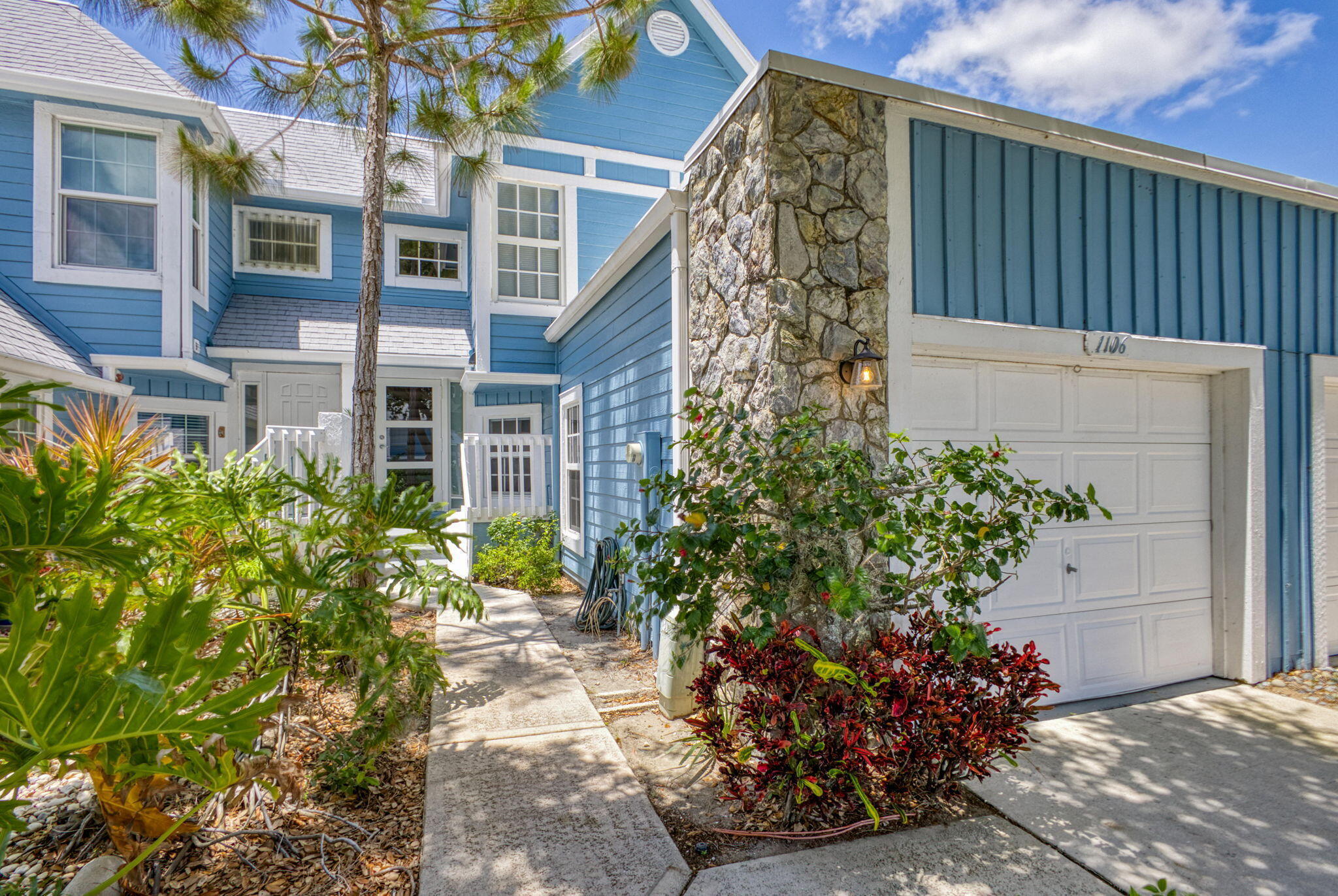 1106 Ocean Dunes Circle Property Photo 2