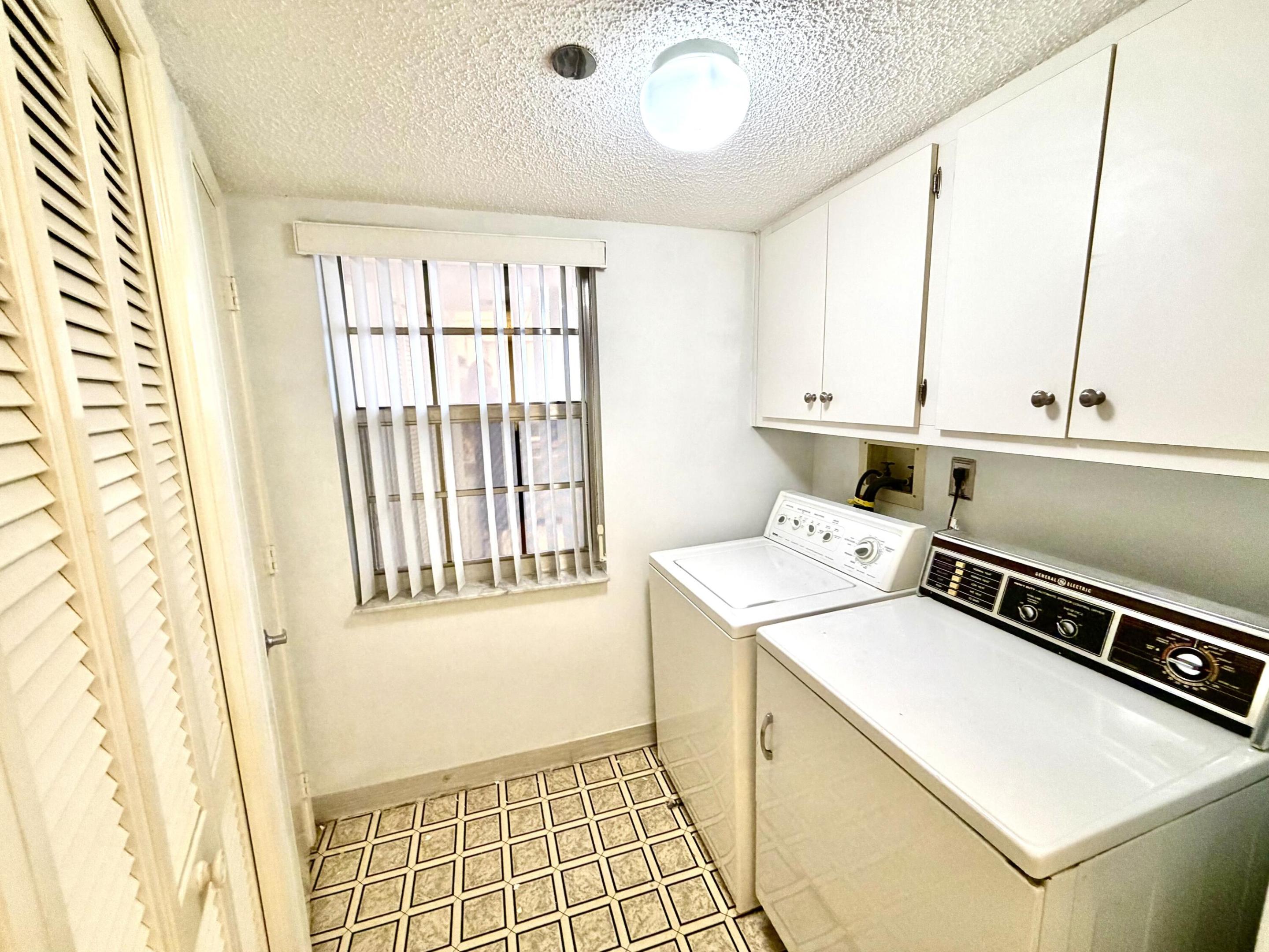 3499 Oaks Way 806 Property Photo 14
