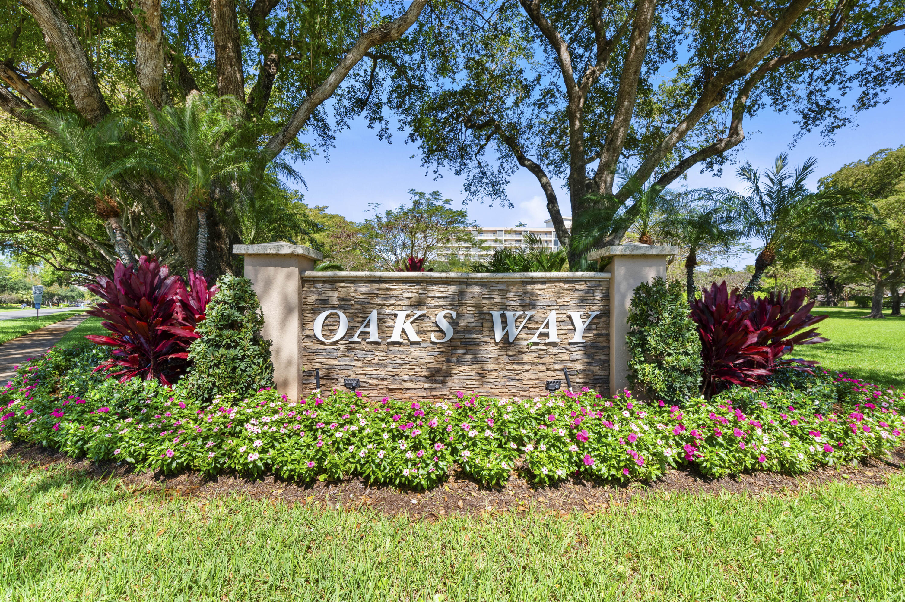 3499 Oaks Way 806 Property Photo 22