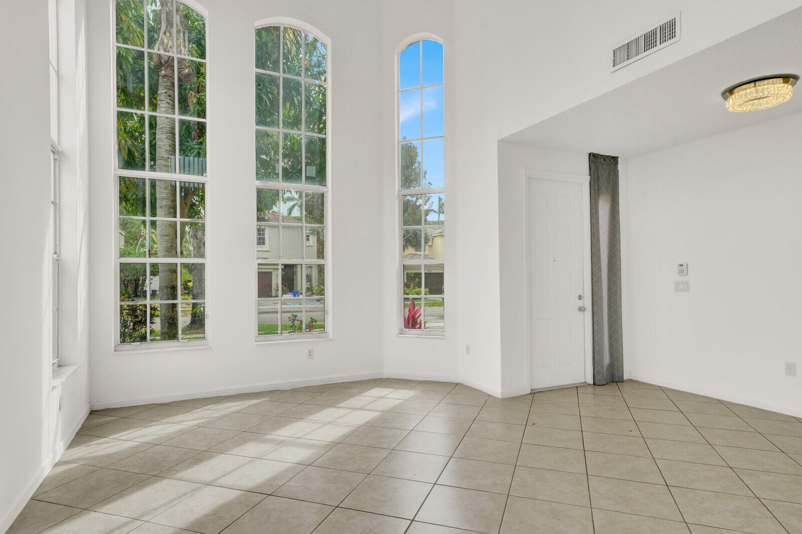 9037 Alexandra Circle Property Photo 7
