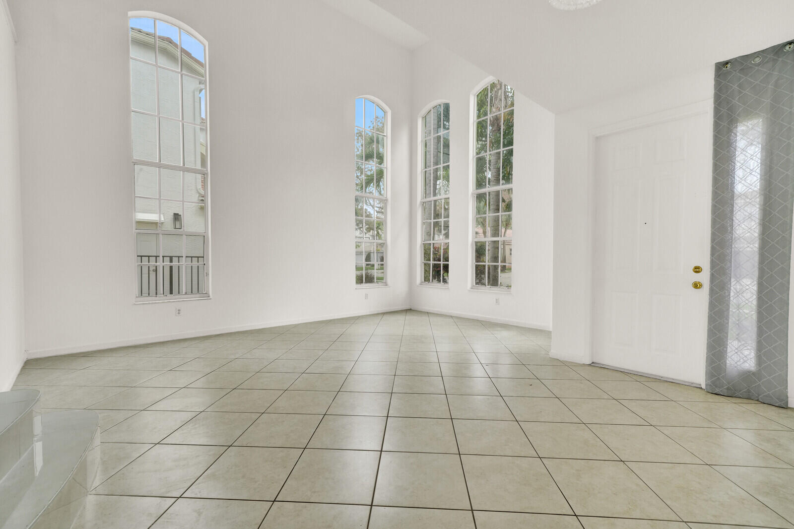 9037 Alexandra Circle Property Photo 8