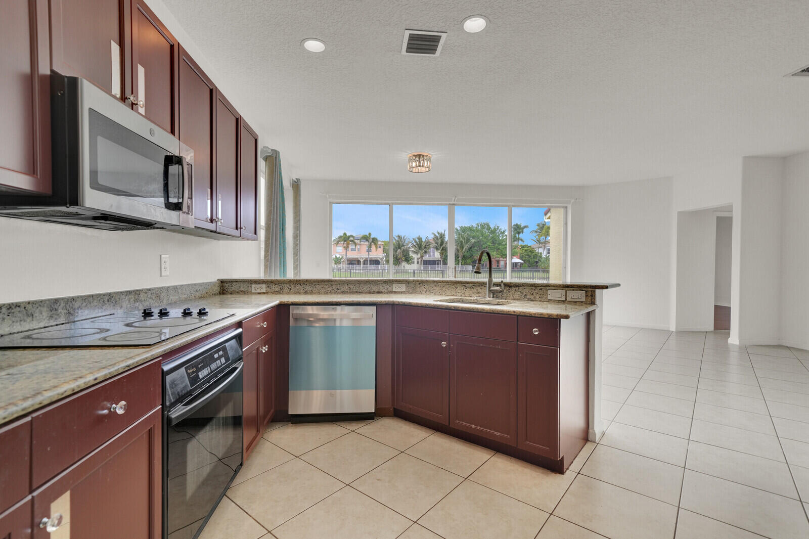9037 Alexandra Circle Property Photo 19