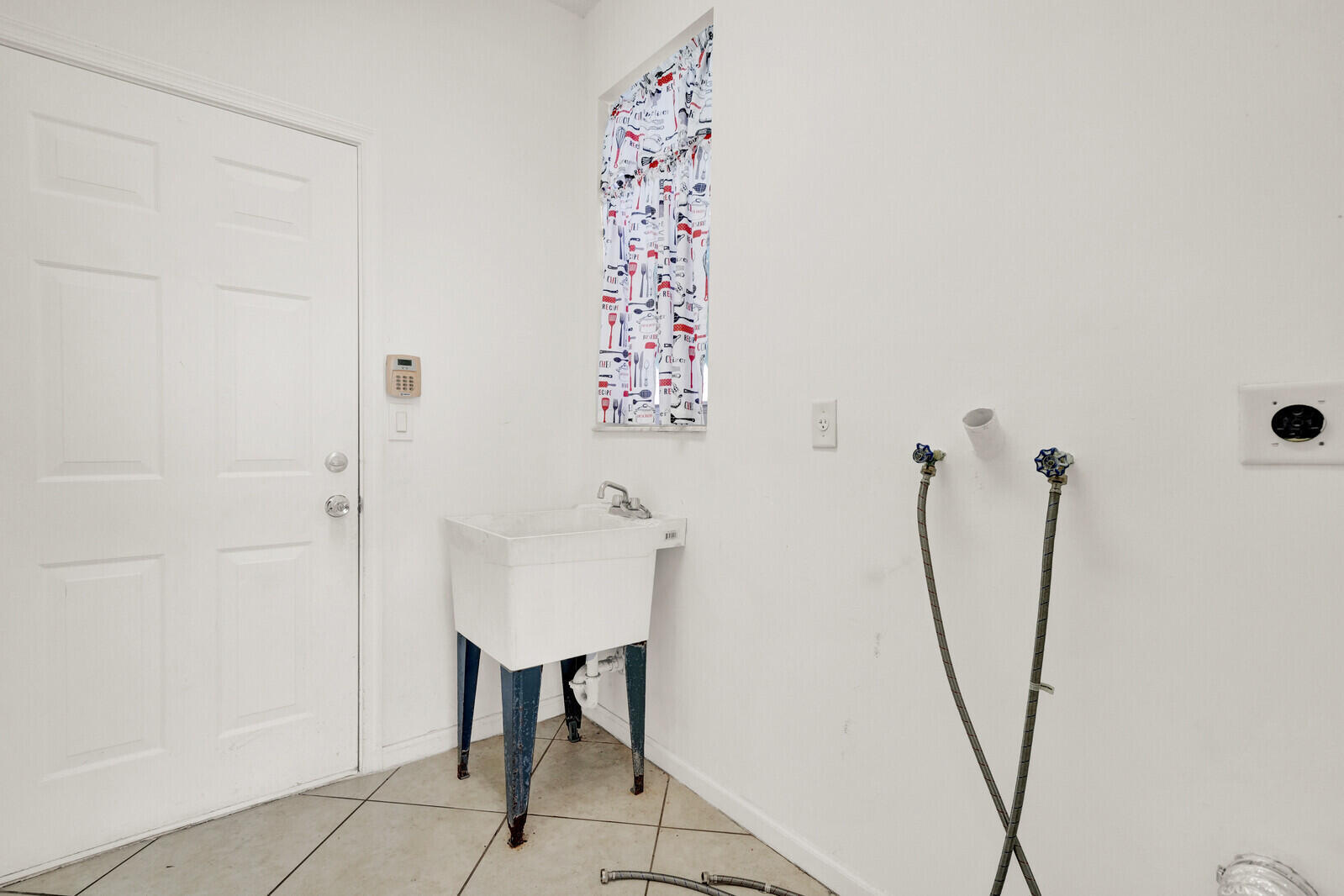 9037 Alexandra Circle Property Photo 24