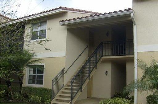 1285 SW 46th Avenue 2709 Property Photo 1
