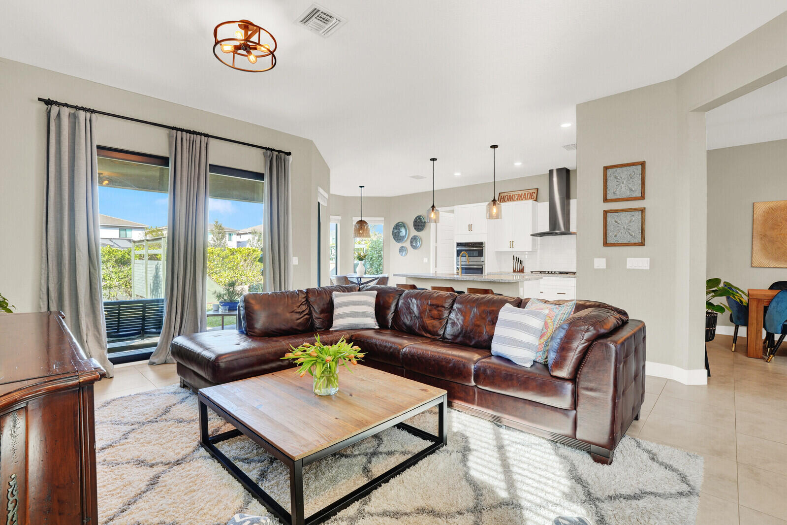 10767 Pacifica Way Property Photo 10