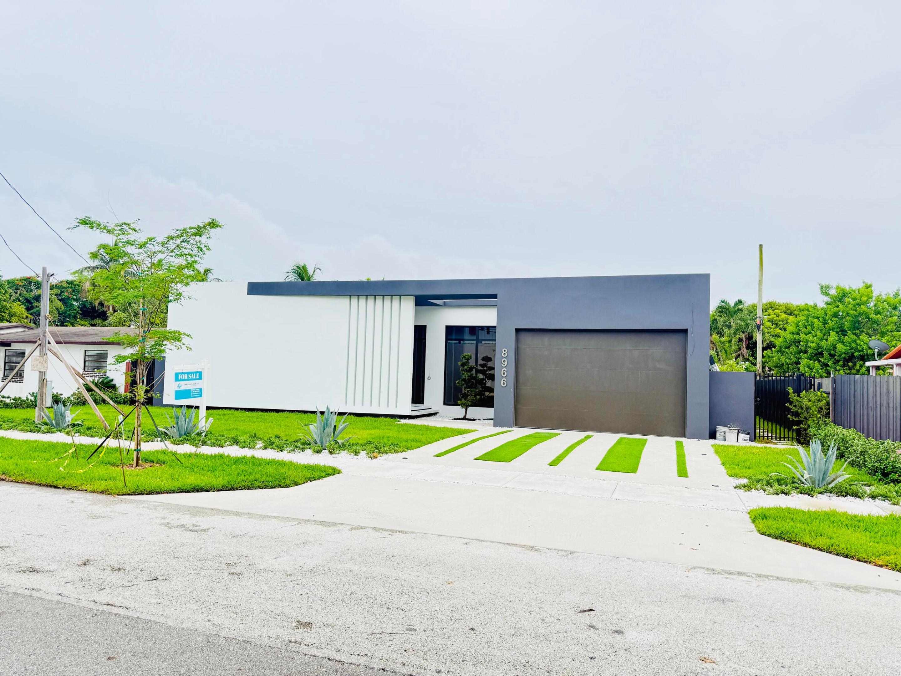 8966 SW 40th Terrace