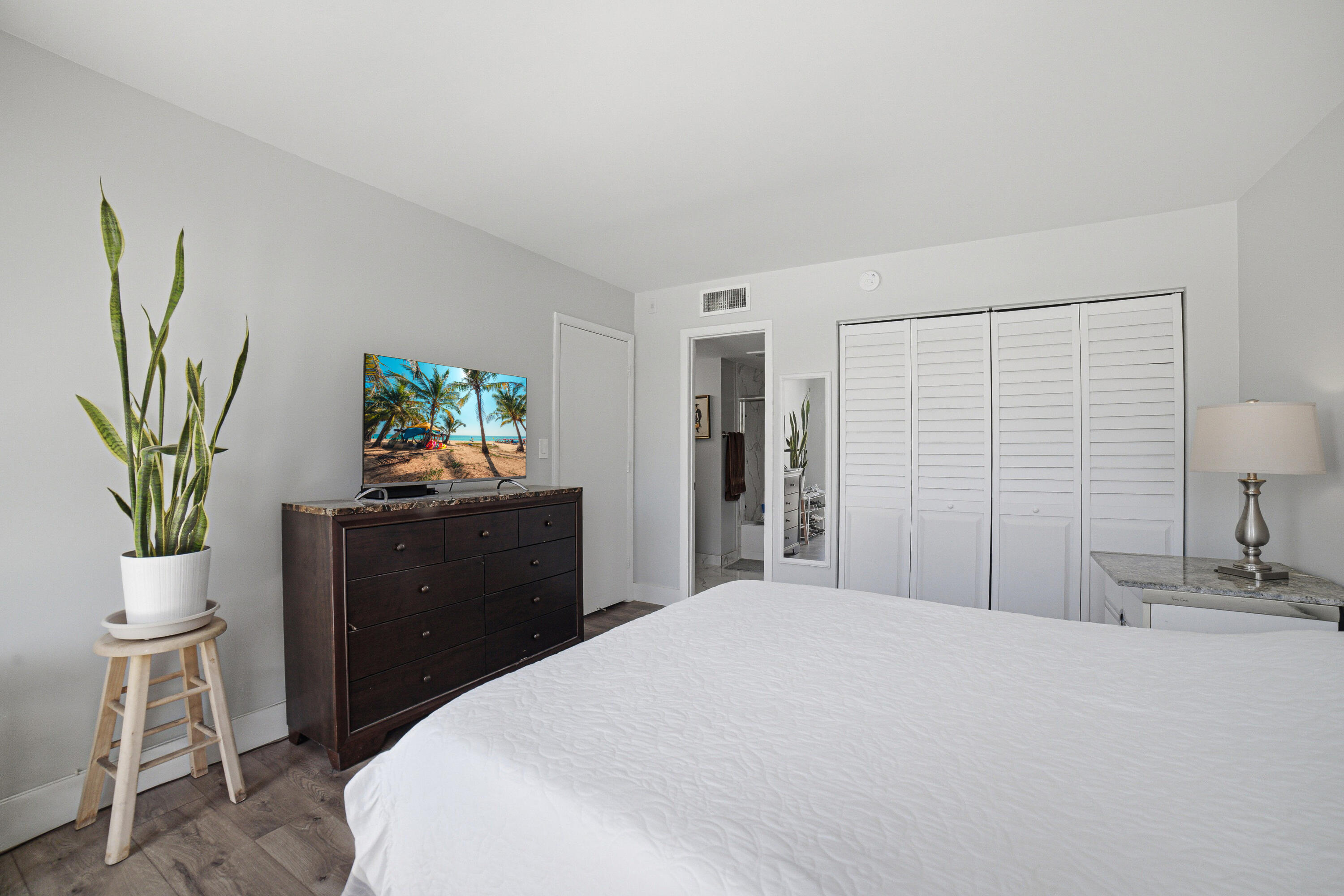 367 S Federal Highway C323 Property Photo 18