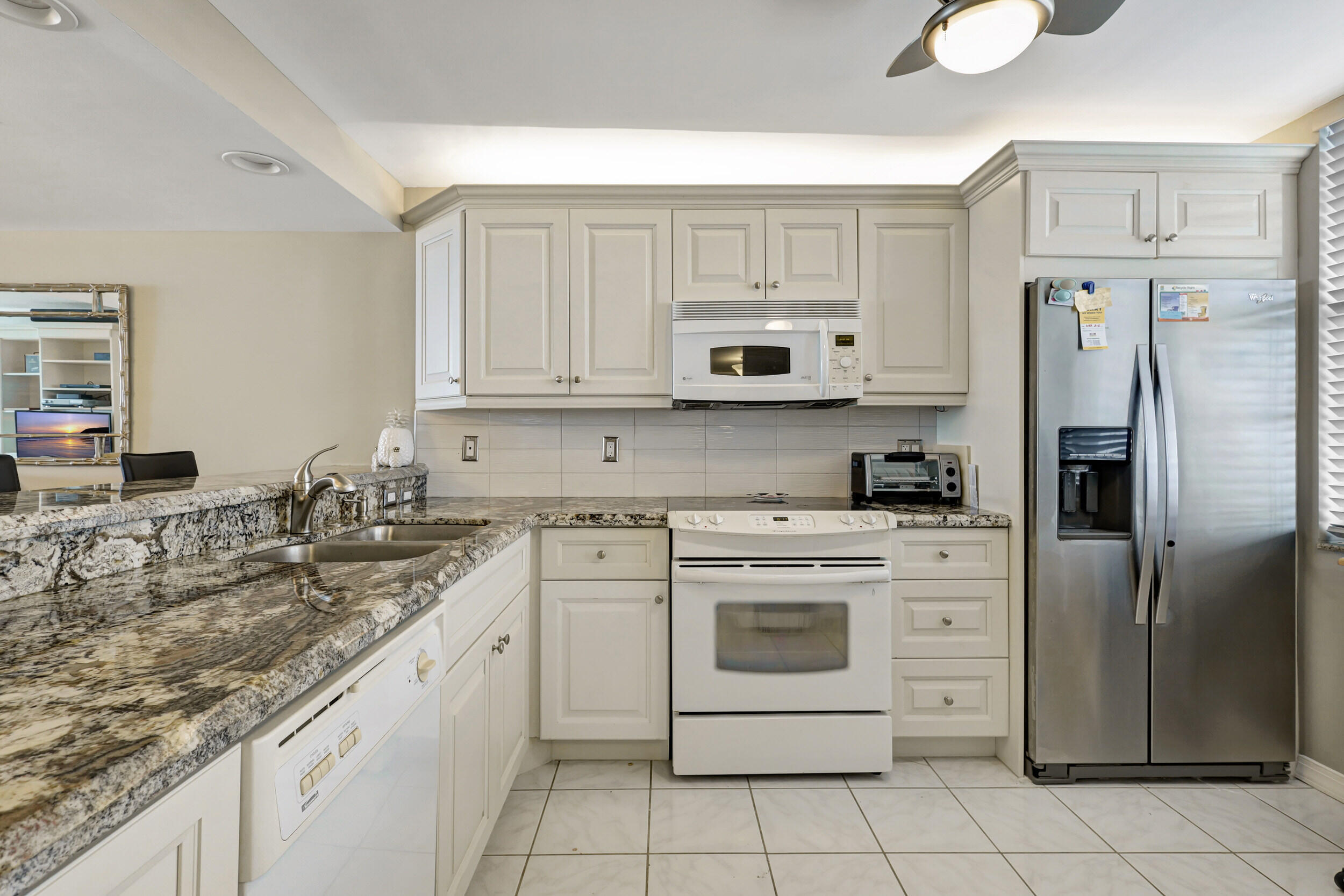 840 Ocean Drive 806 Property Photo 14