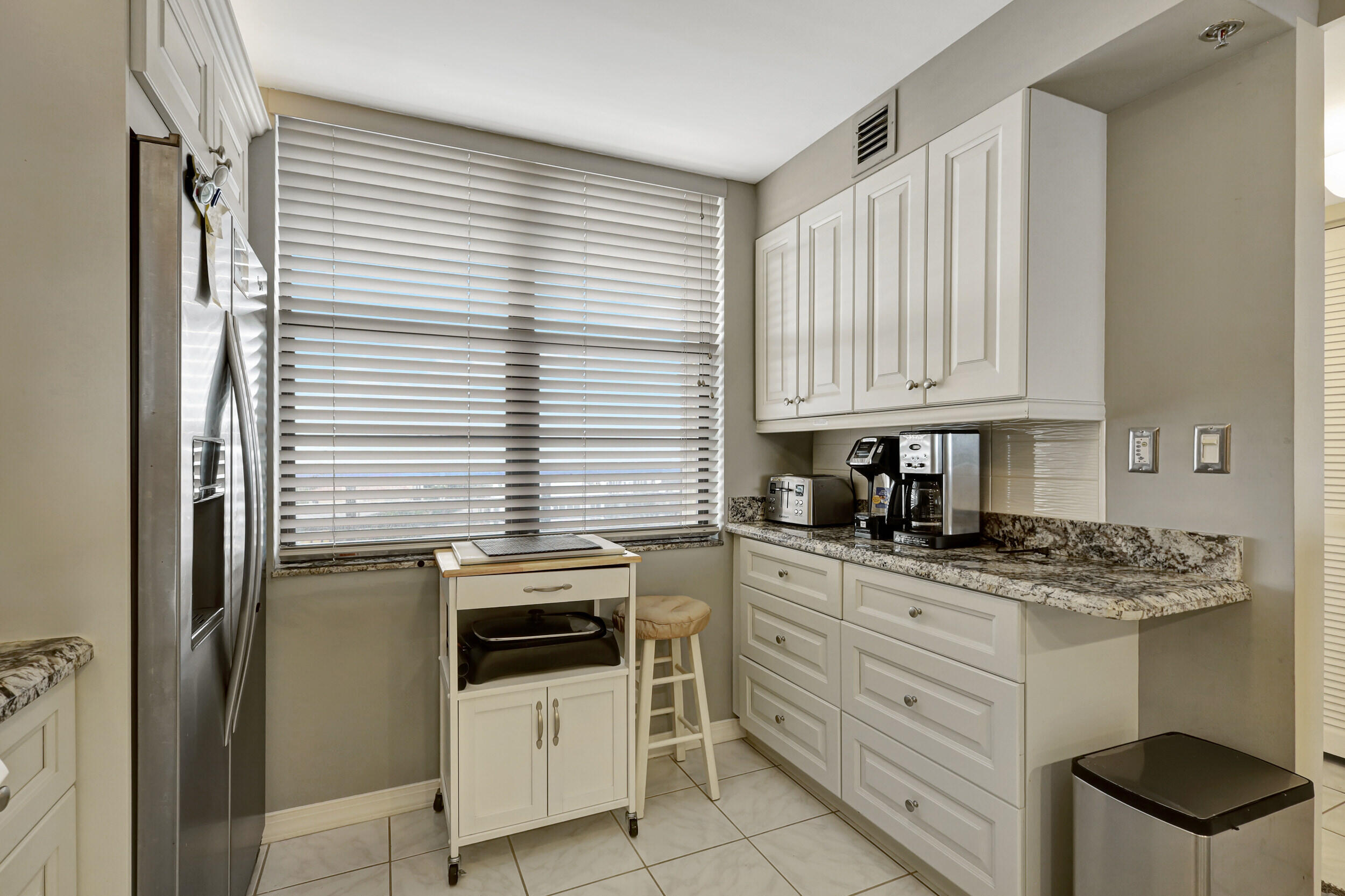 840 Ocean Drive 806 Property Photo 16