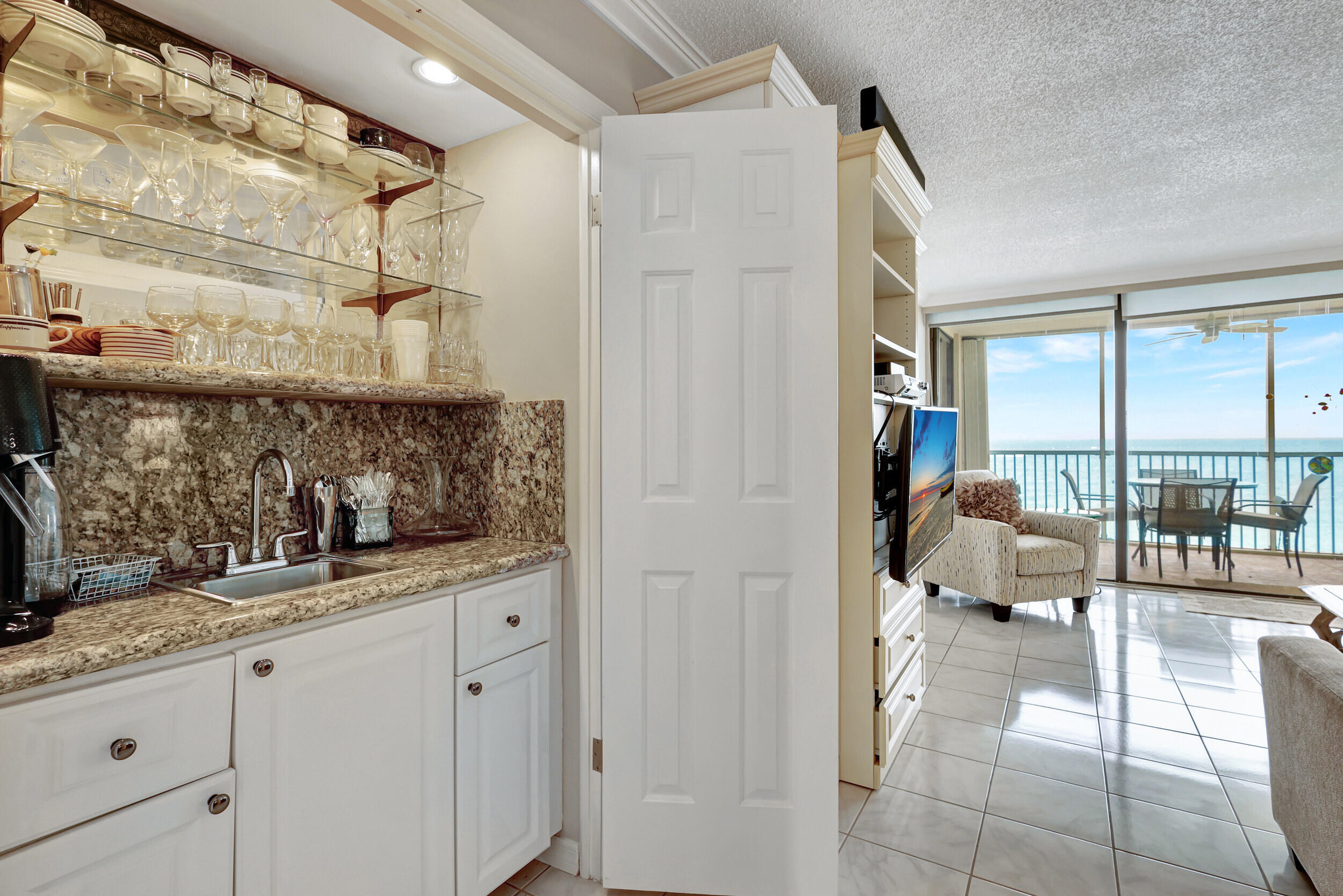 840 Ocean Drive 806 Property Photo 24