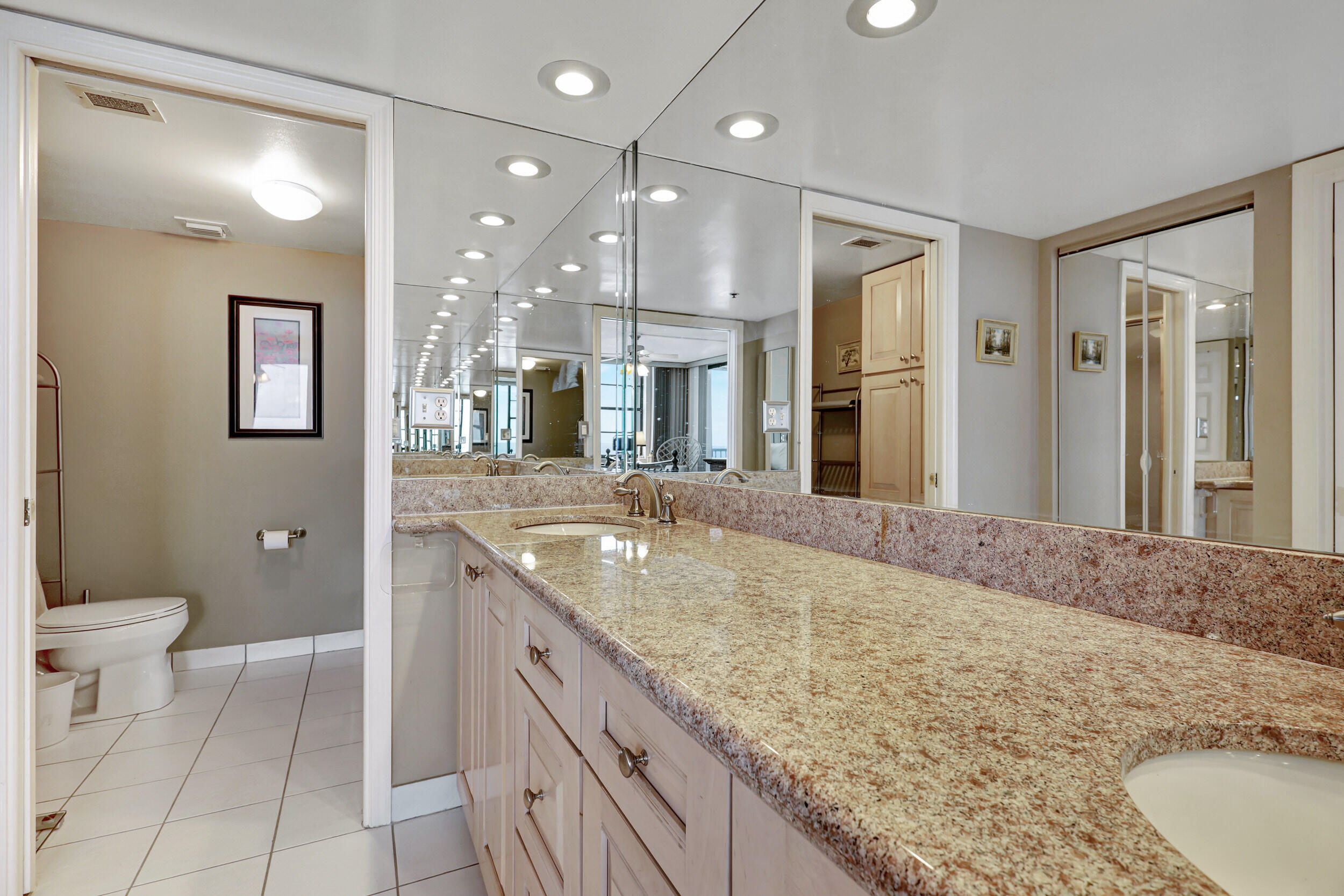 840 Ocean Drive 806 Property Photo 30