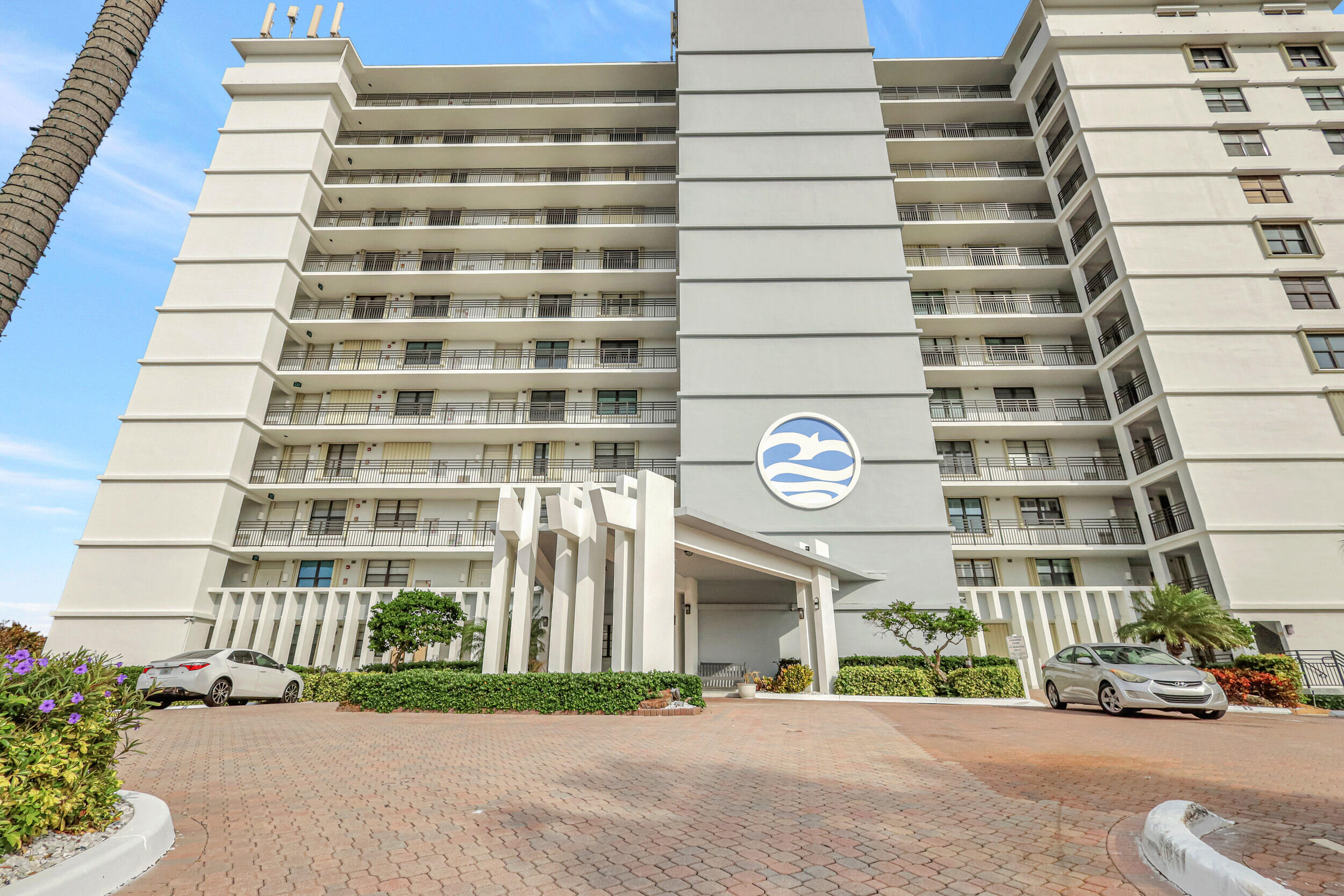 840 Ocean Drive 806 Property Photo 41