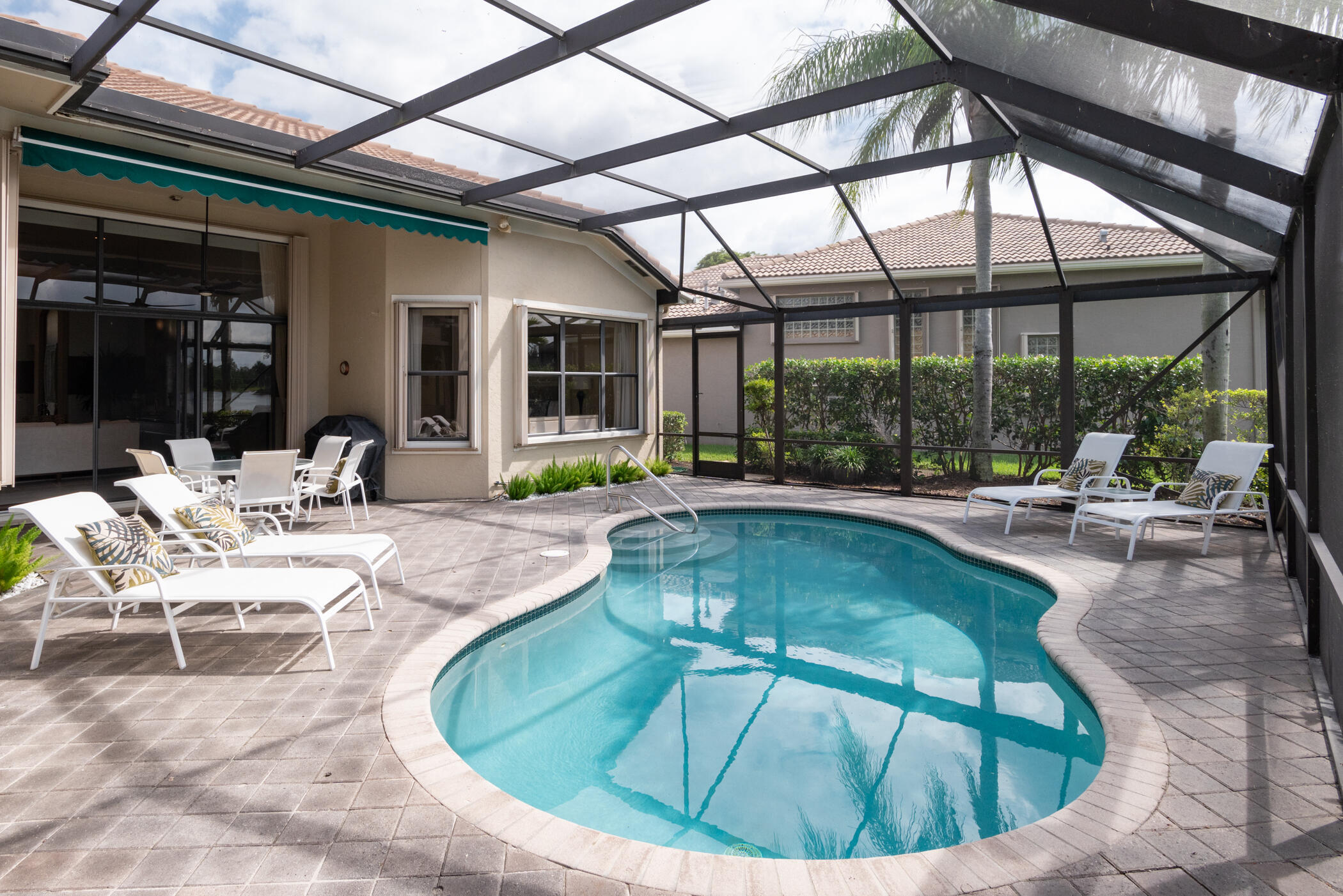 10240 Blue Heron Cove Property Photo 3