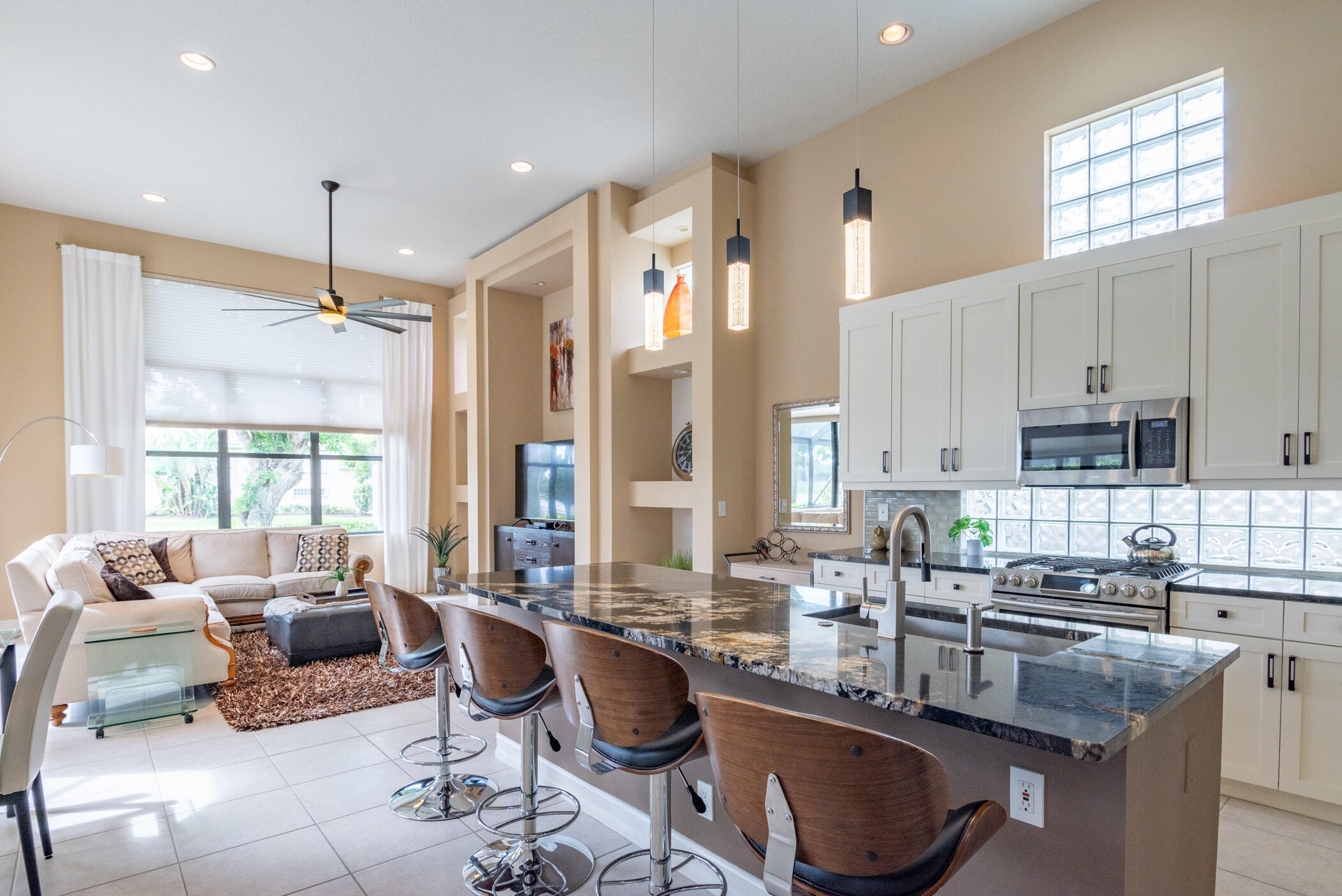 10240 Blue Heron Cove Property Photo 9