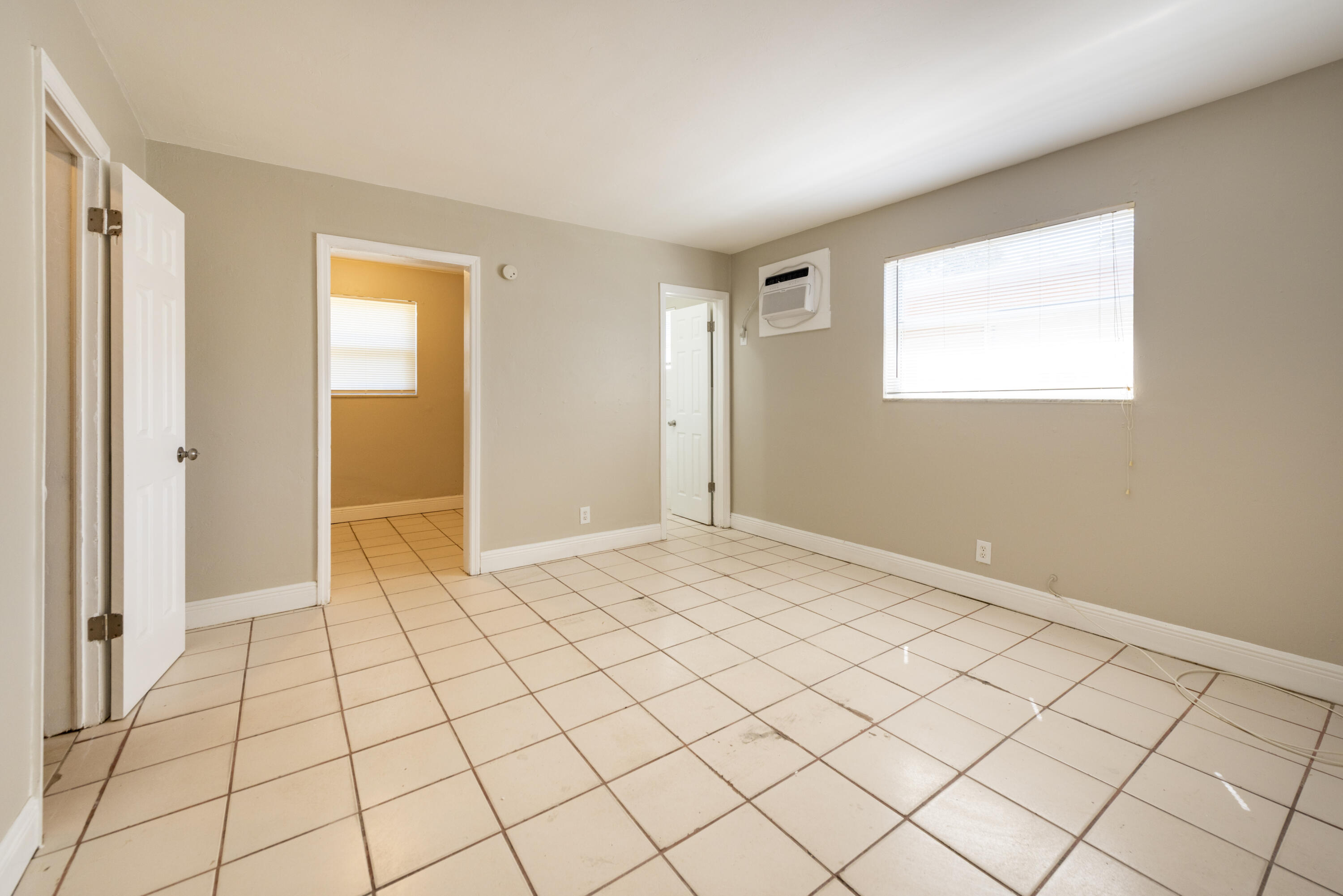 1108 Nw 5th Avenue 2 Property Photo 3