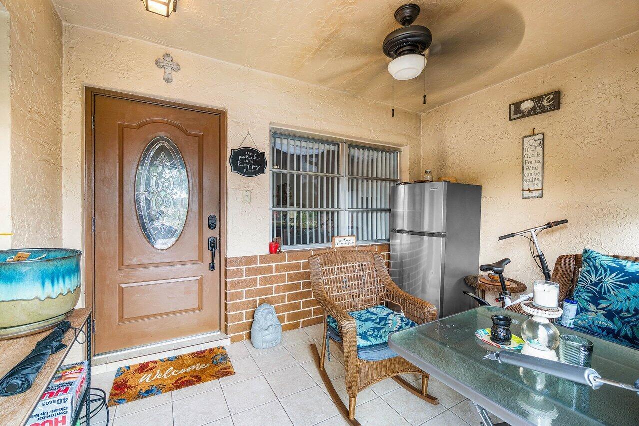 5814 Doris Court Property Photo 4