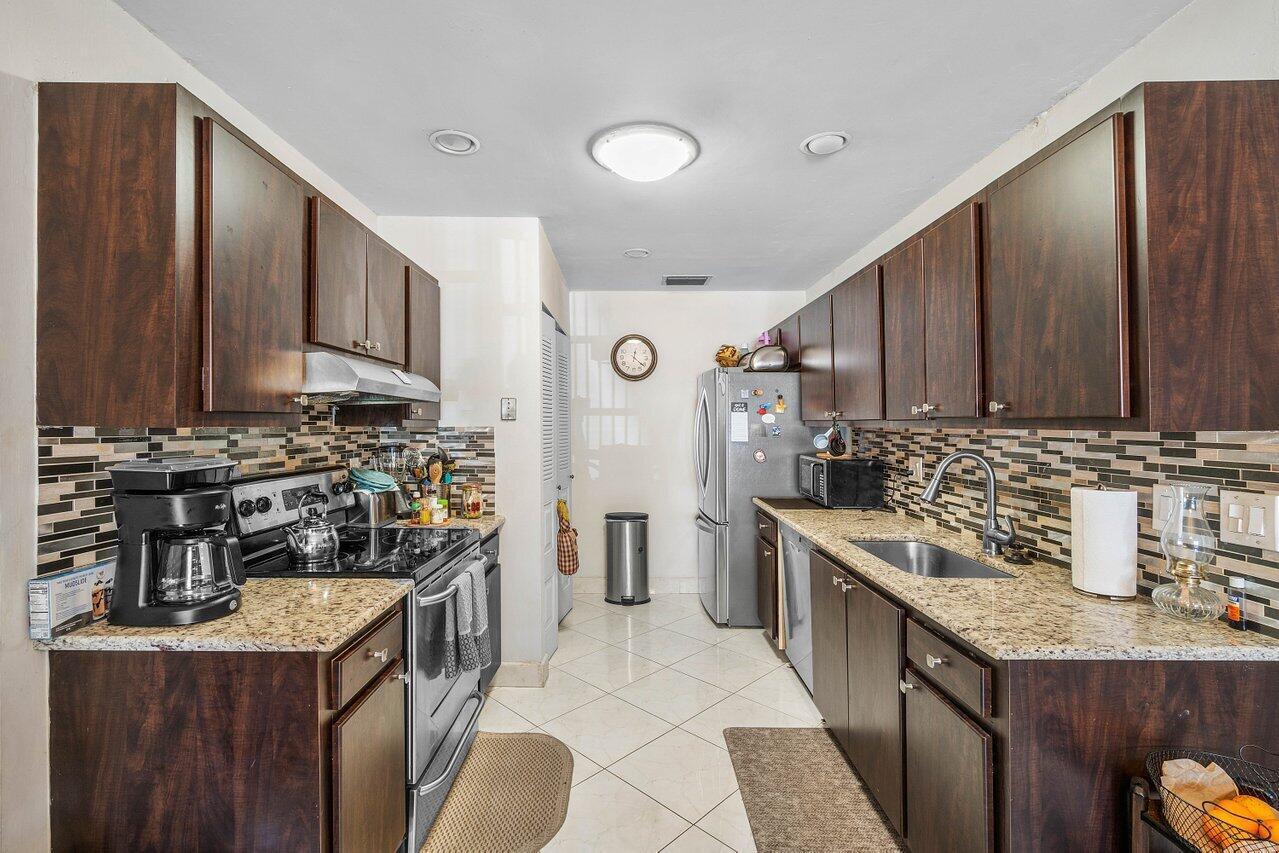 5814 Doris Court Property Photo 12