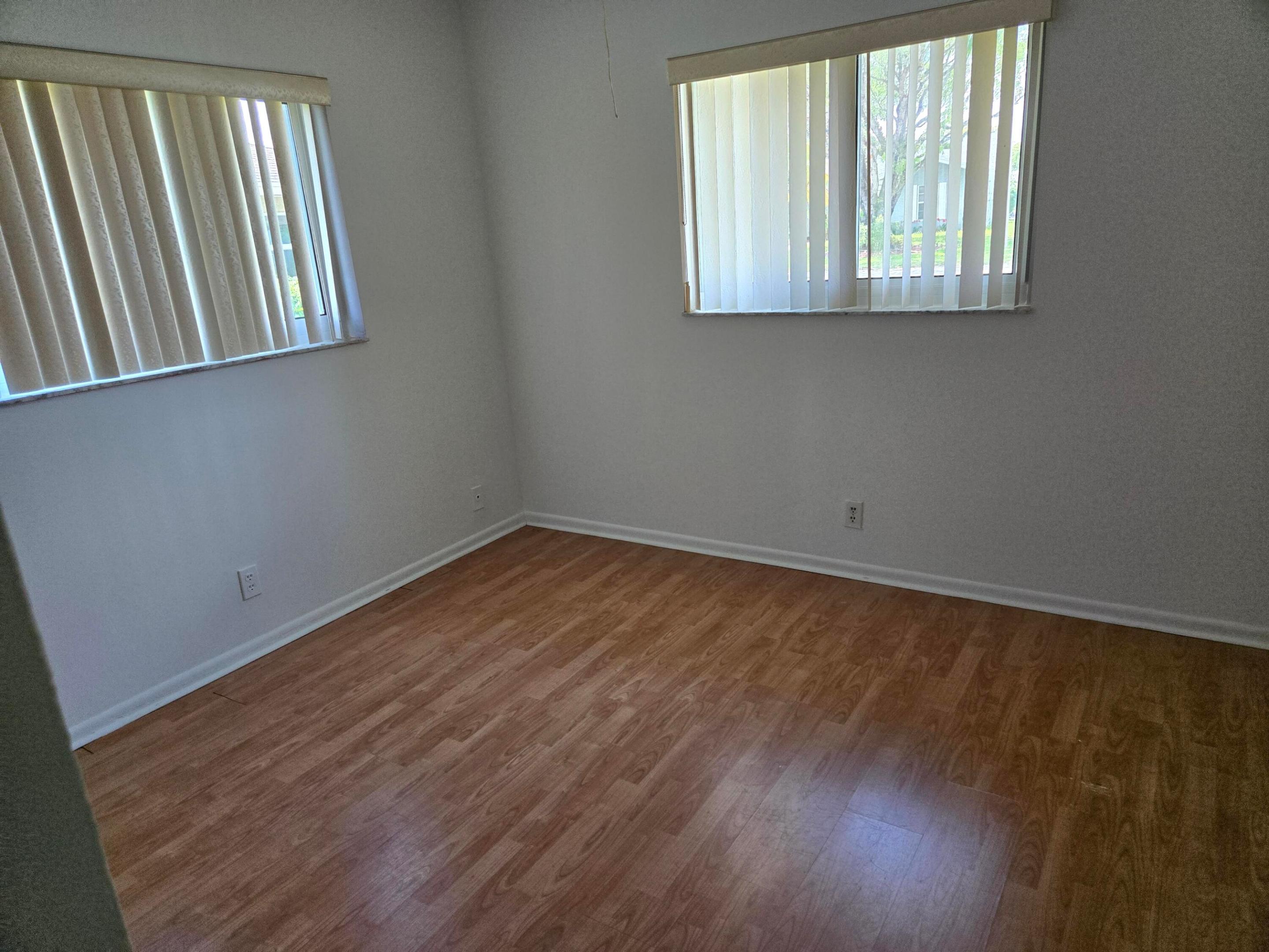 10125 Nw 71st Street Property Photo 6