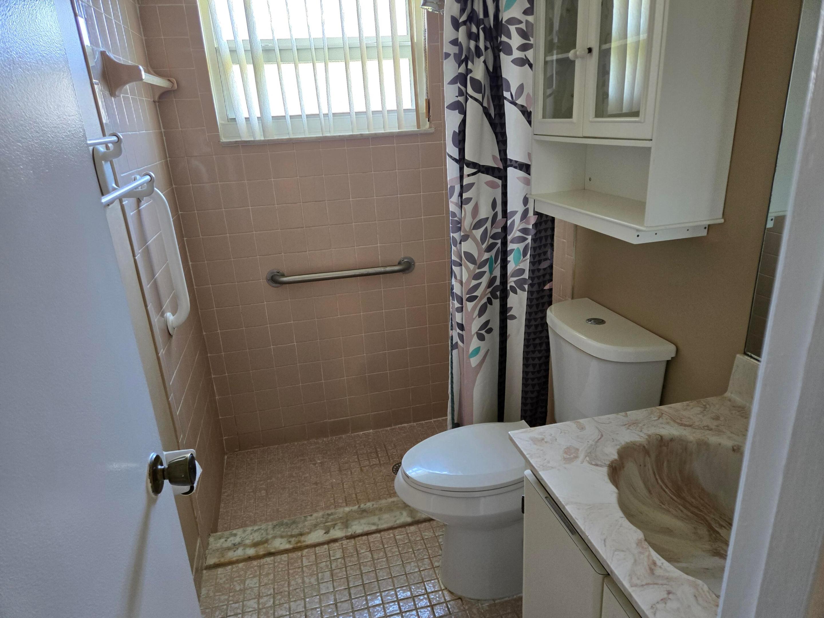 10125 Nw 71st Street Property Photo 8