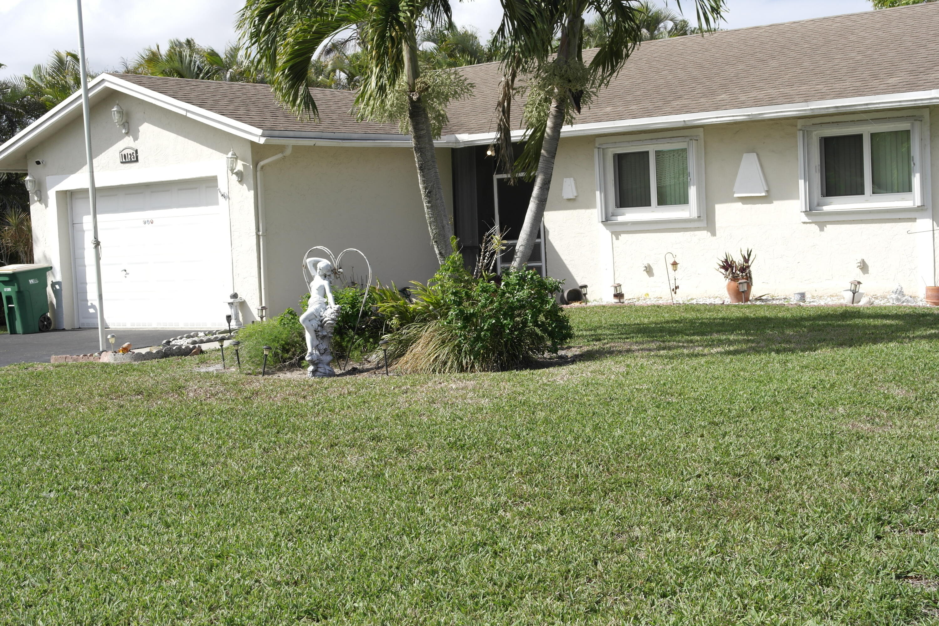 10125 Nw 71st Street Property Photo 17