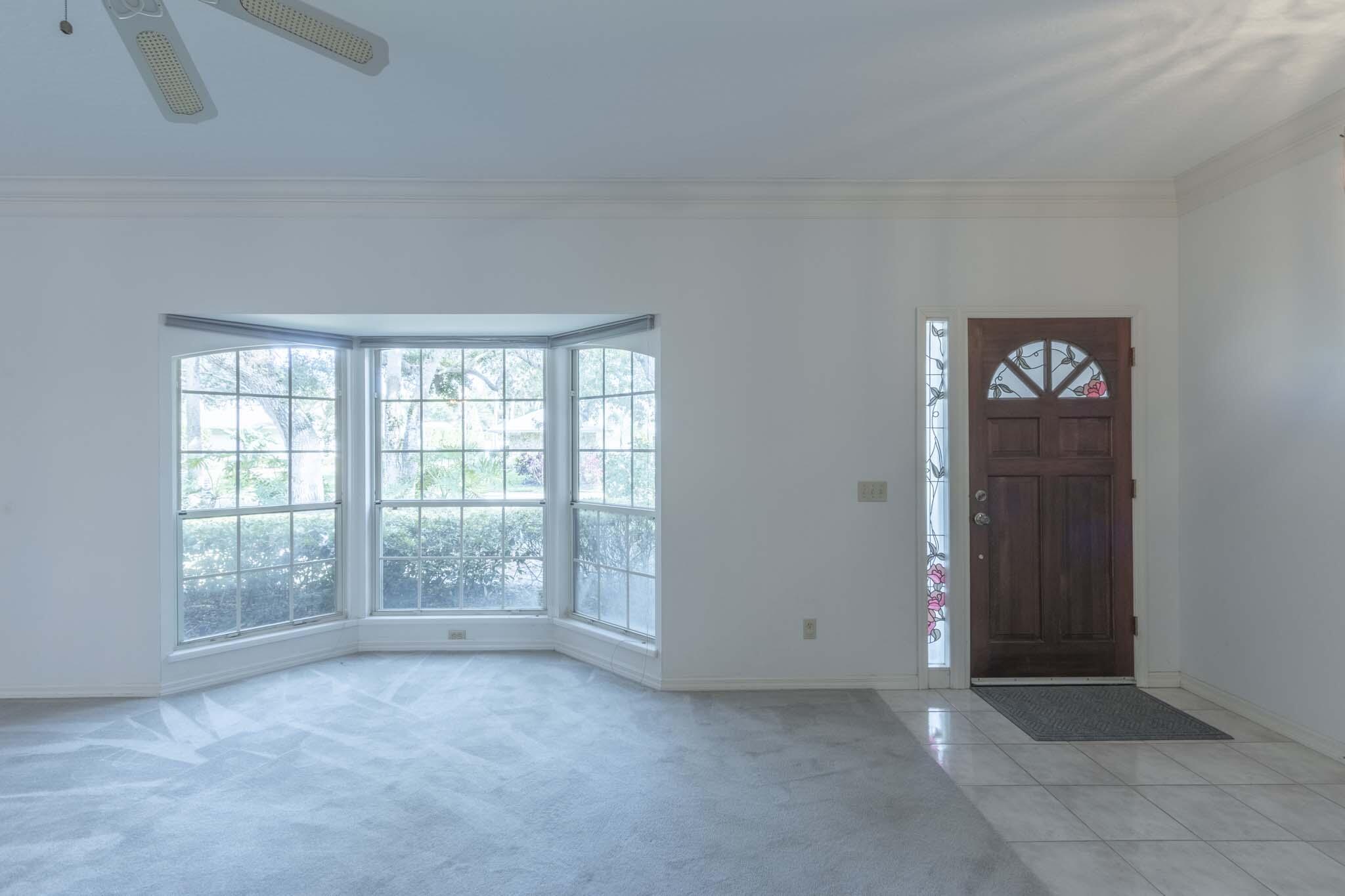 1027 Mangrove Lane Property Photo 4