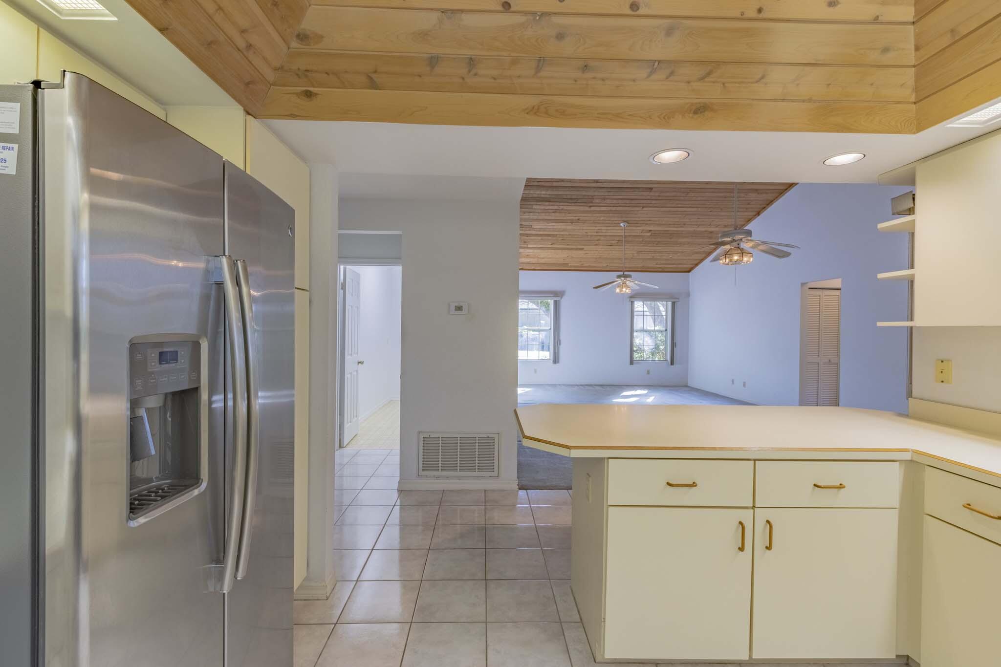 1027 Mangrove Lane Property Photo 9