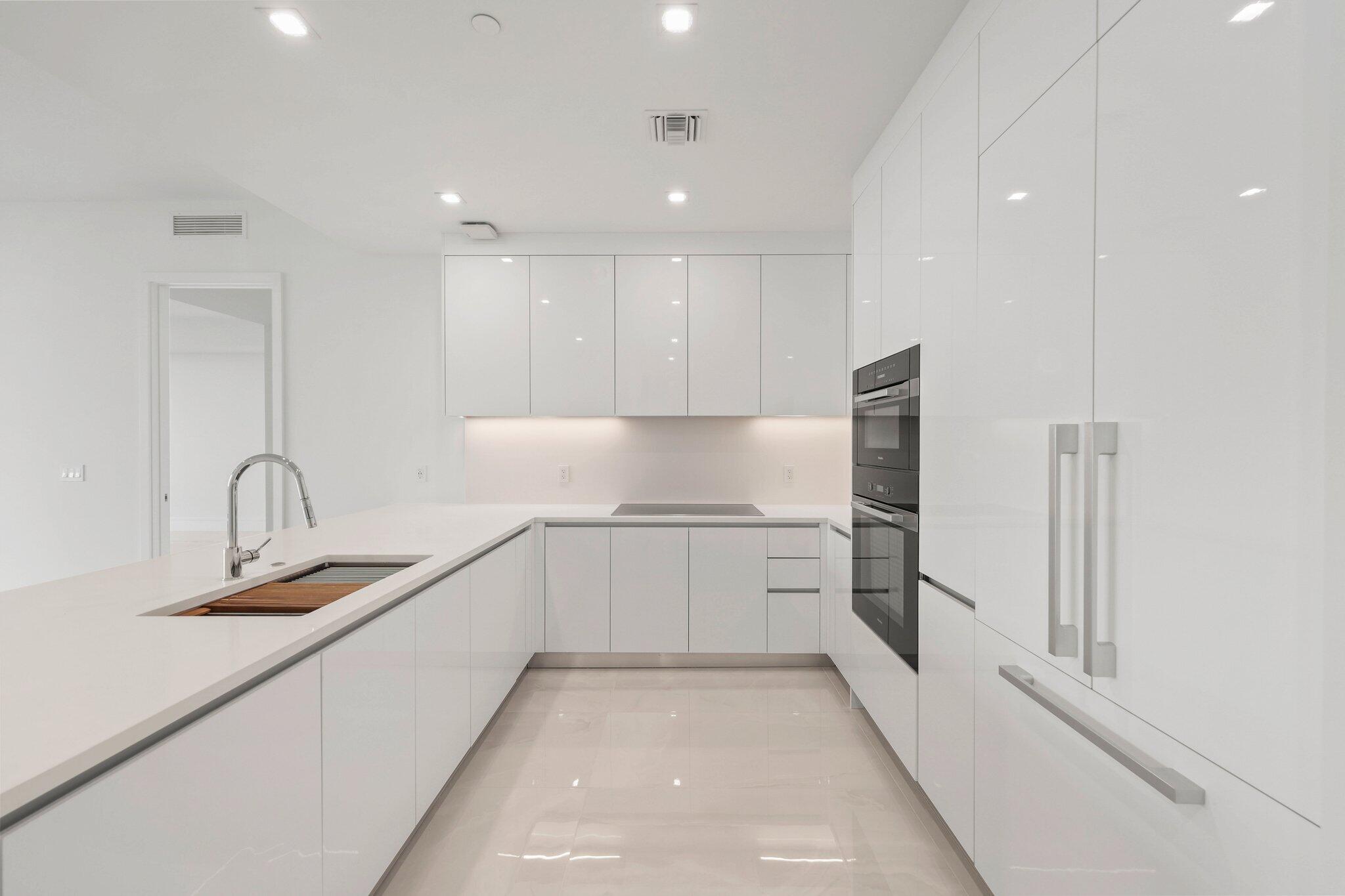 220 Lake Shore Drive 1121 Property Photo 6