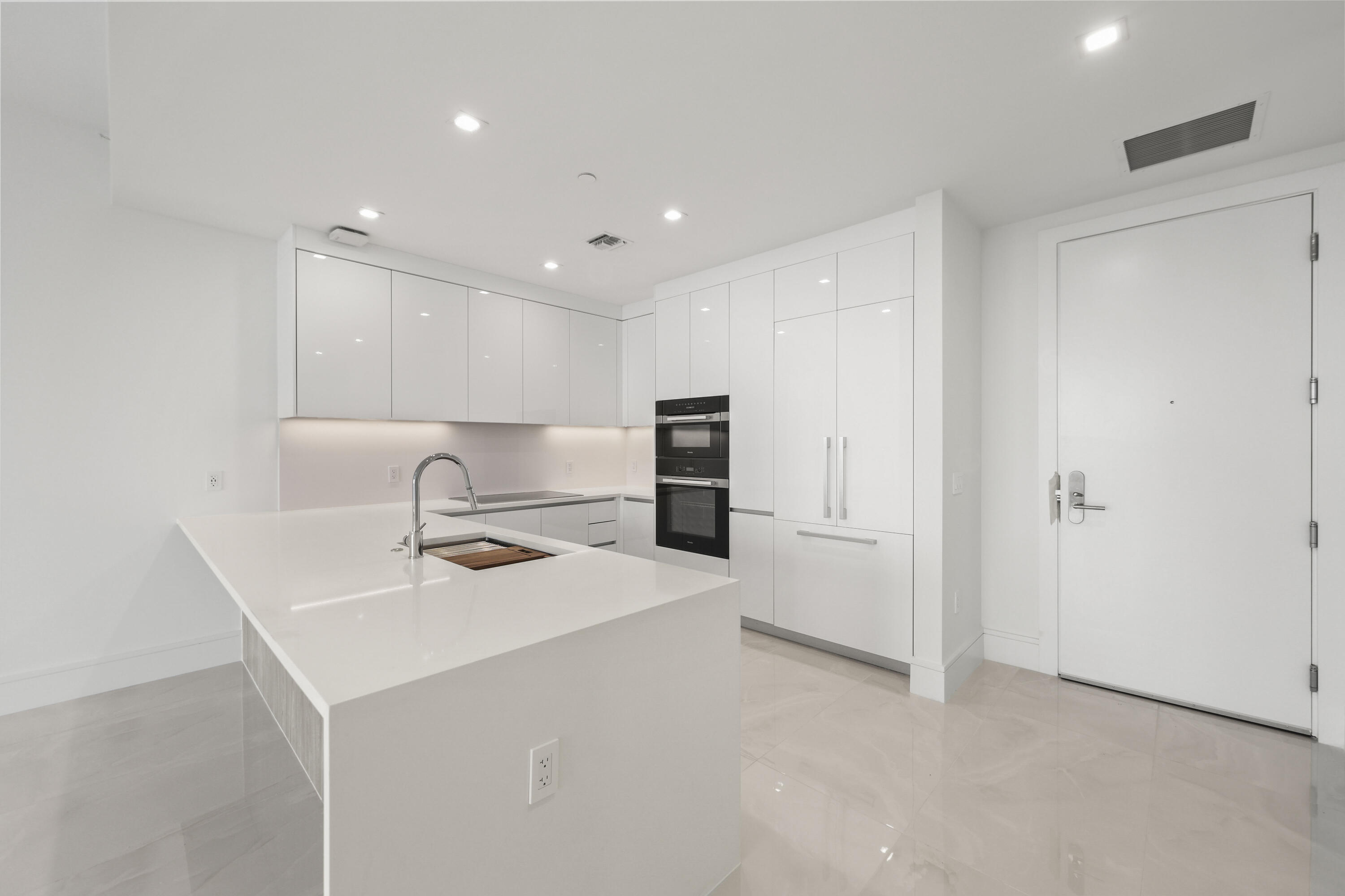 220 Lake Shore Drive 1121 Property Photo 8