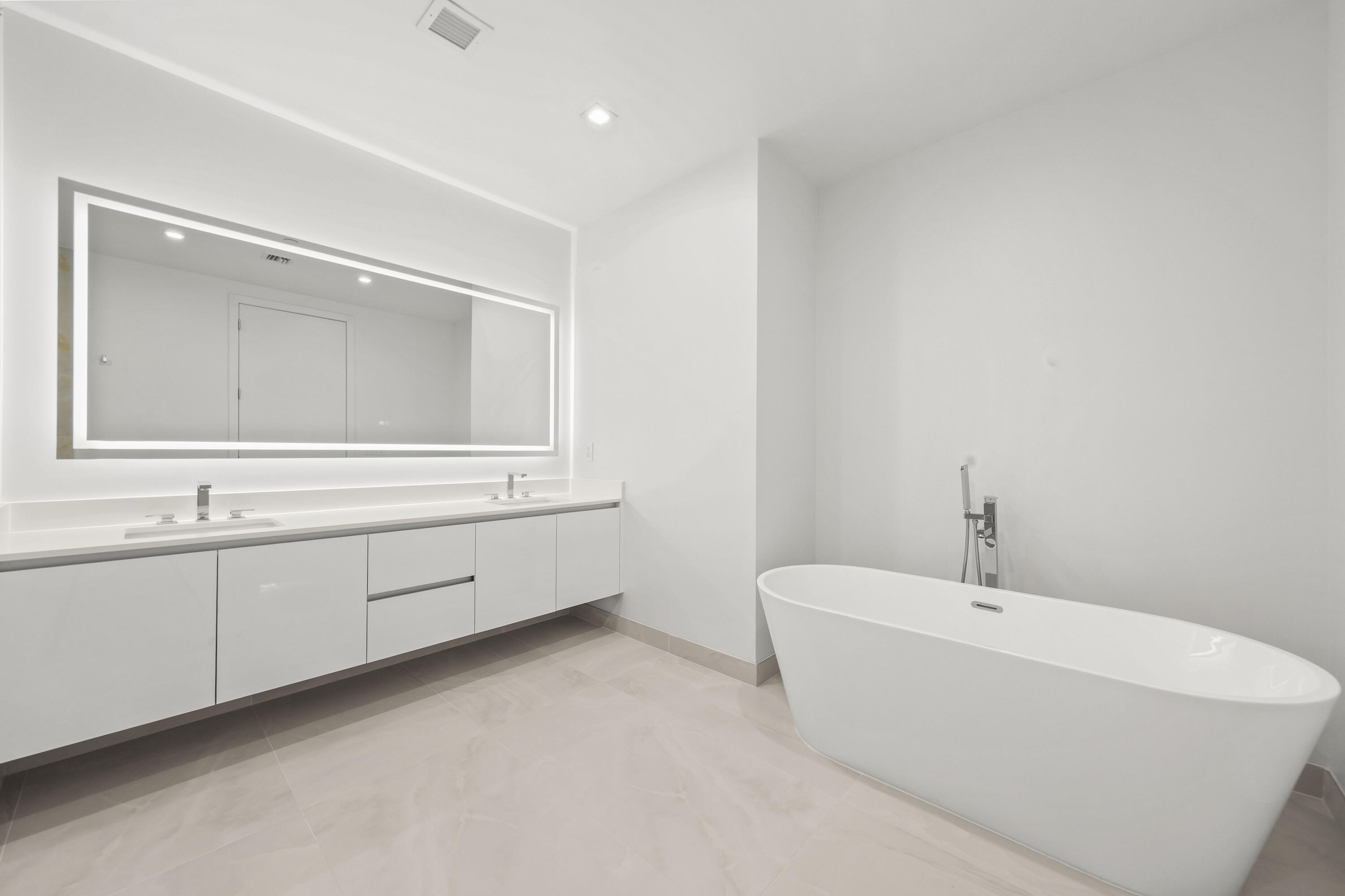 220 Lake Shore Drive 1121 Property Photo 23