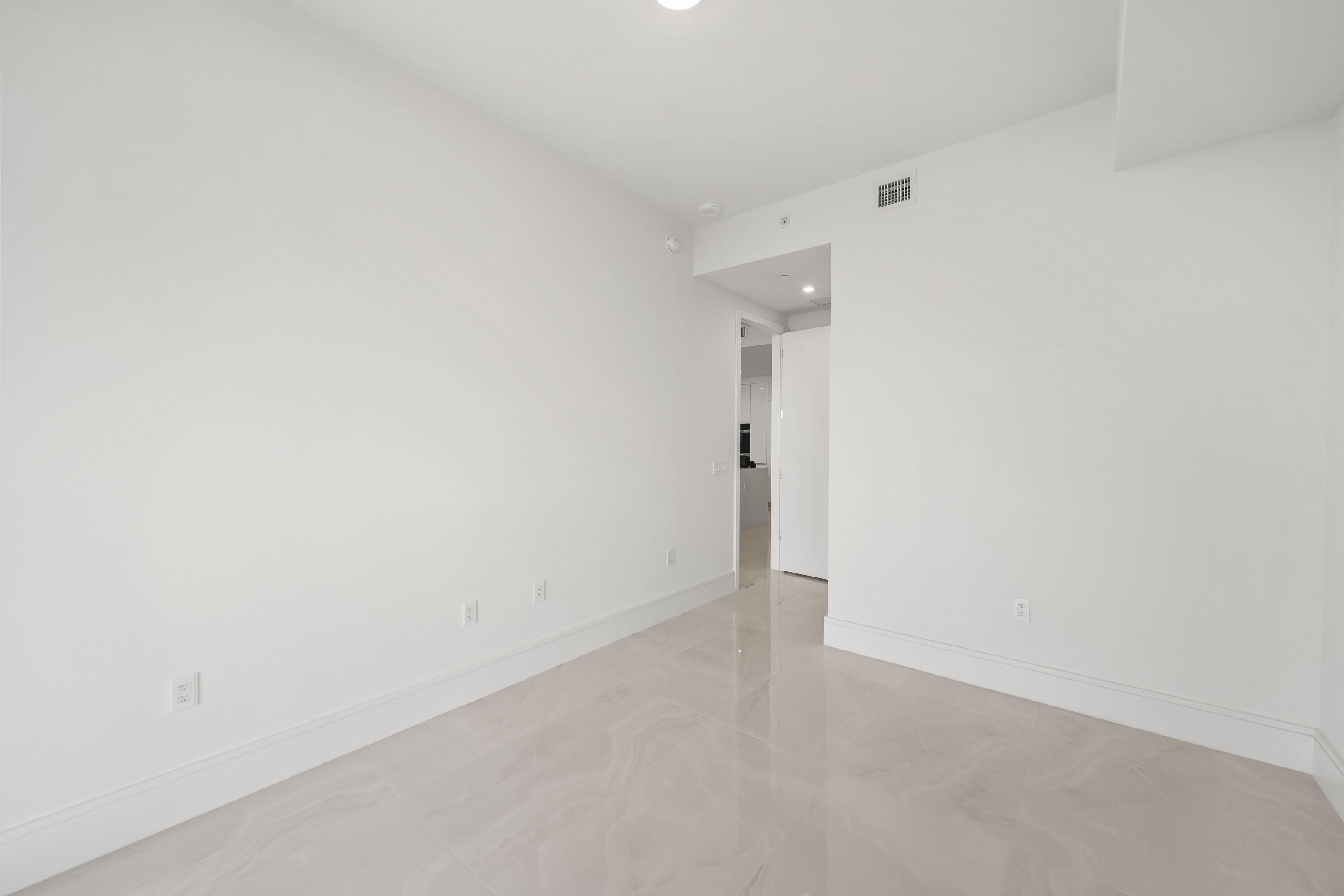 220 Lake Shore Drive 1121 Property Photo 27