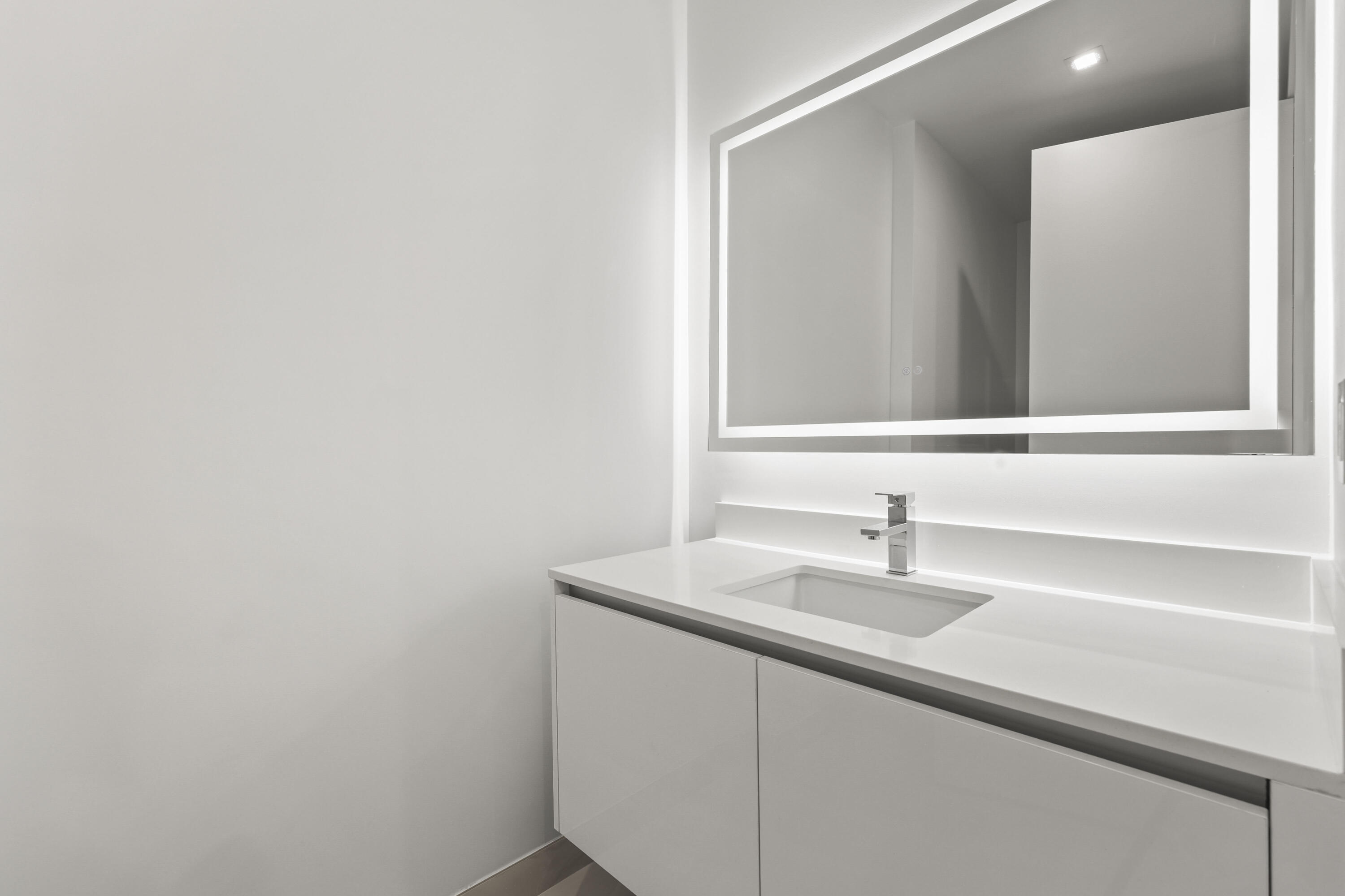 220 Lake Shore Drive 1121 Property Photo 35