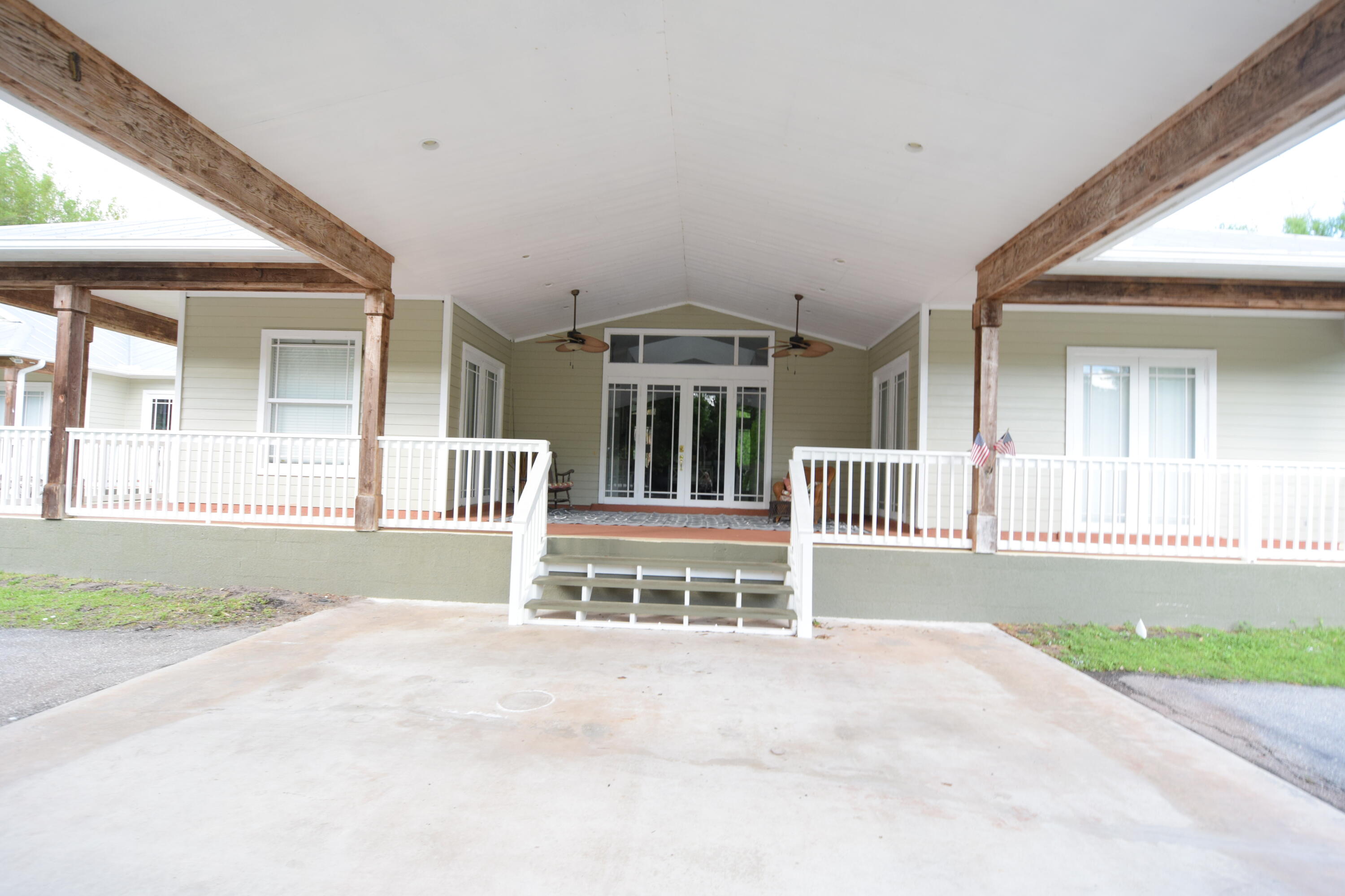 7003 Sw Wisteria Terrace Property Photo 5