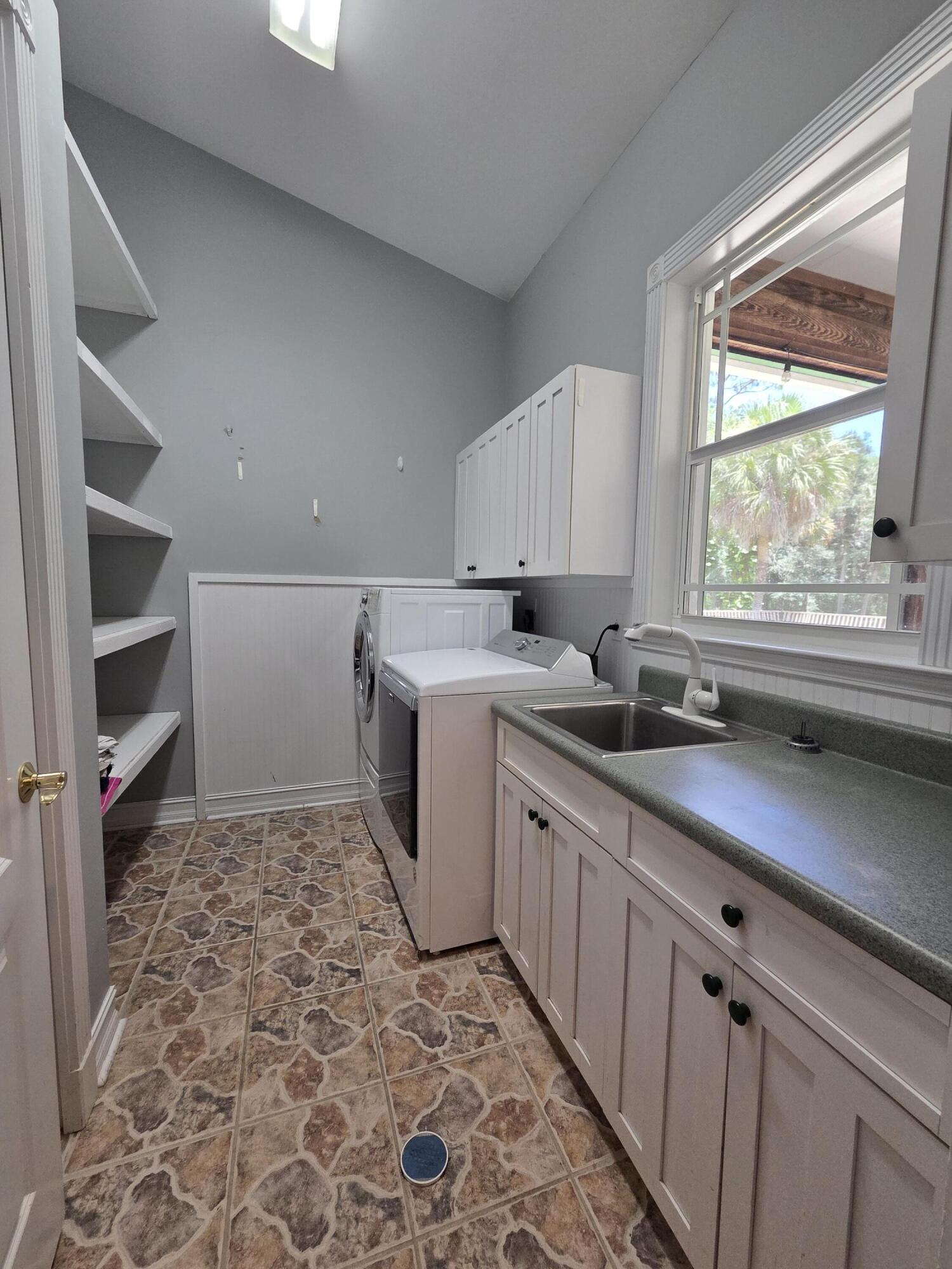 7003 Sw Wisteria Terrace Property Photo 27