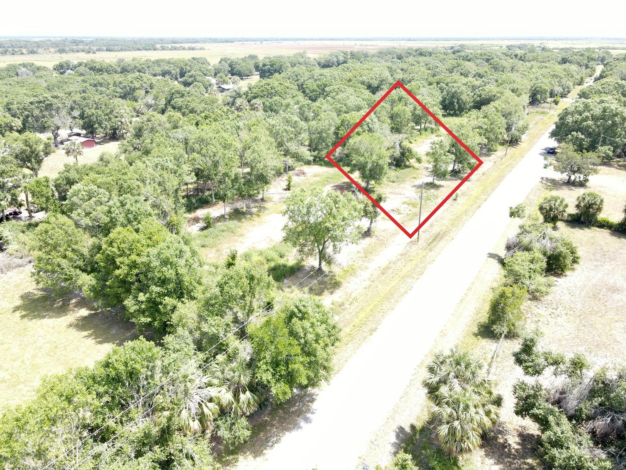 7771 Nw 93rd Court Property Photo 3
