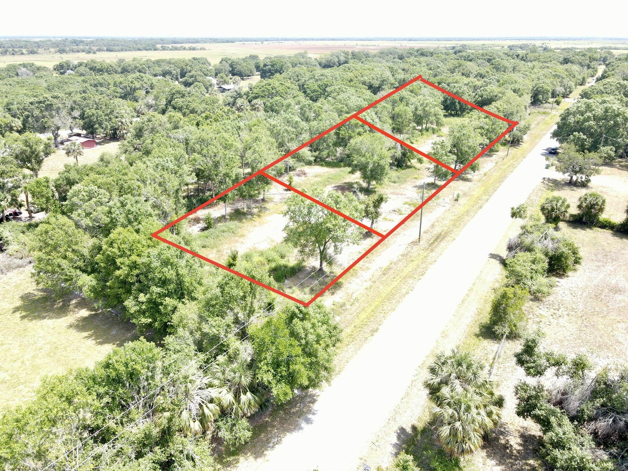 7771 Nw 93rd Court Property Photo 4
