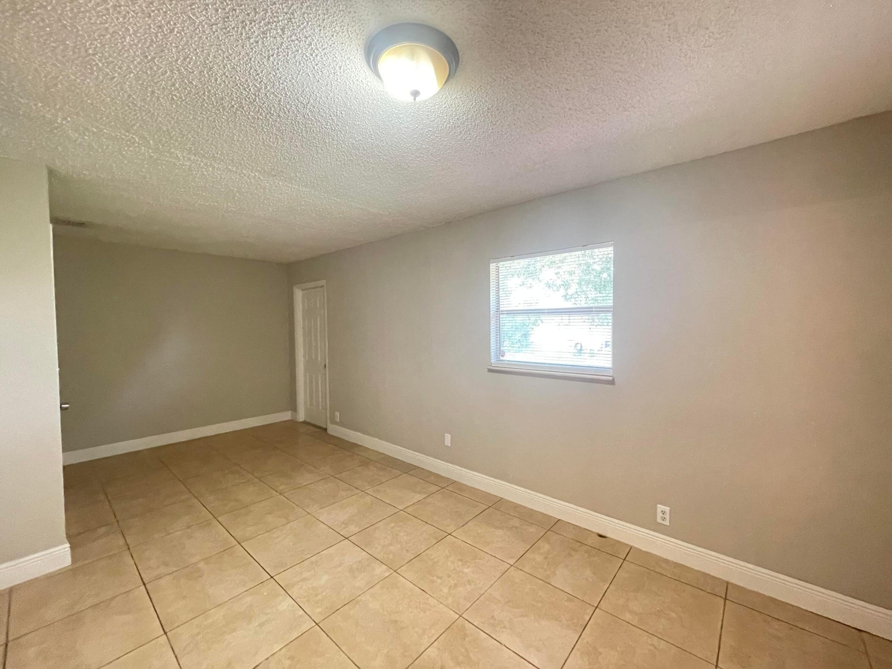 8151 Sw 6th Court Property Photo 10