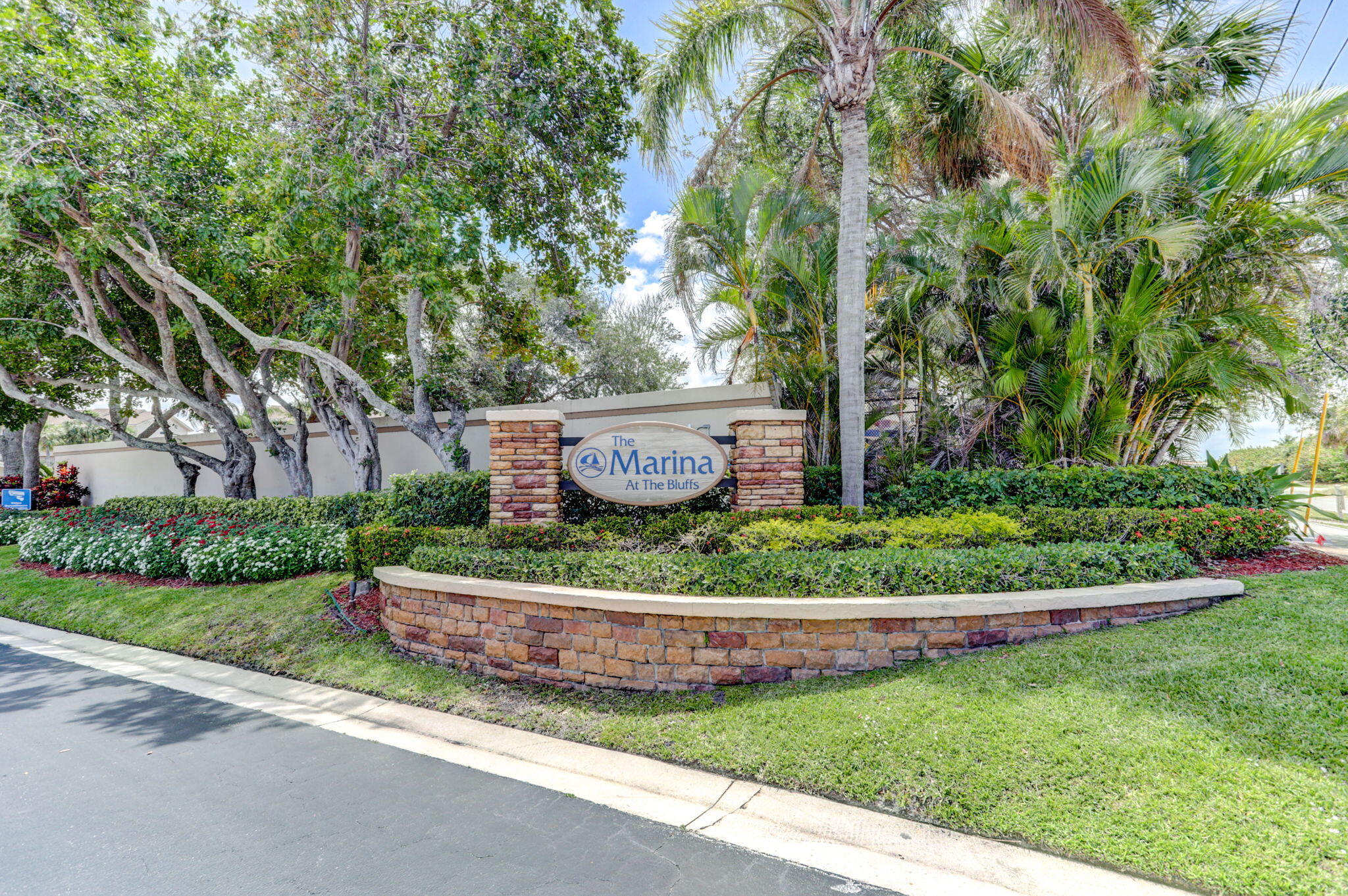 601 Seafarer Circle 504 Property Photo 20
