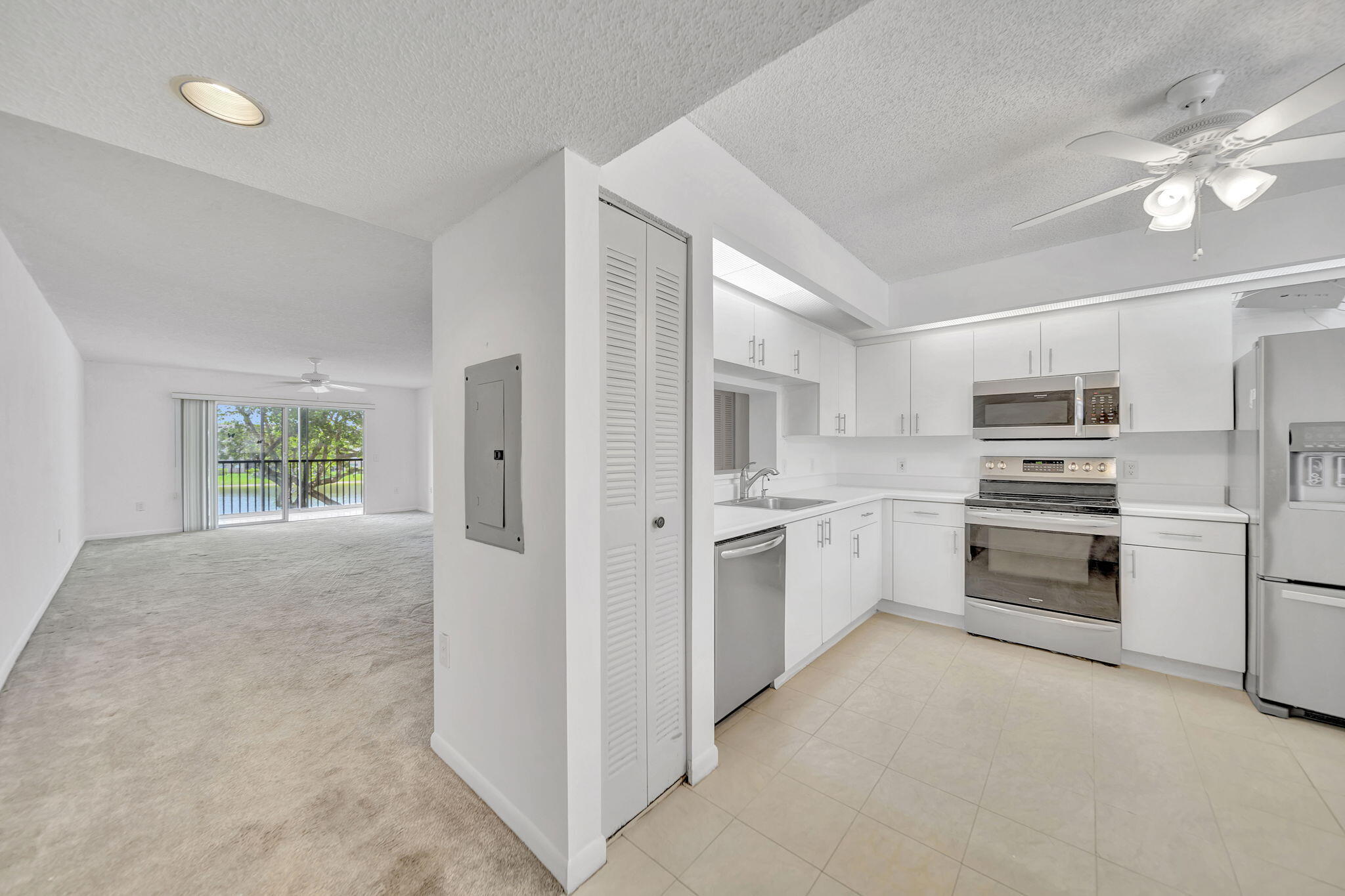 801 Sw 141st Avenue 306-o Property Photo 5