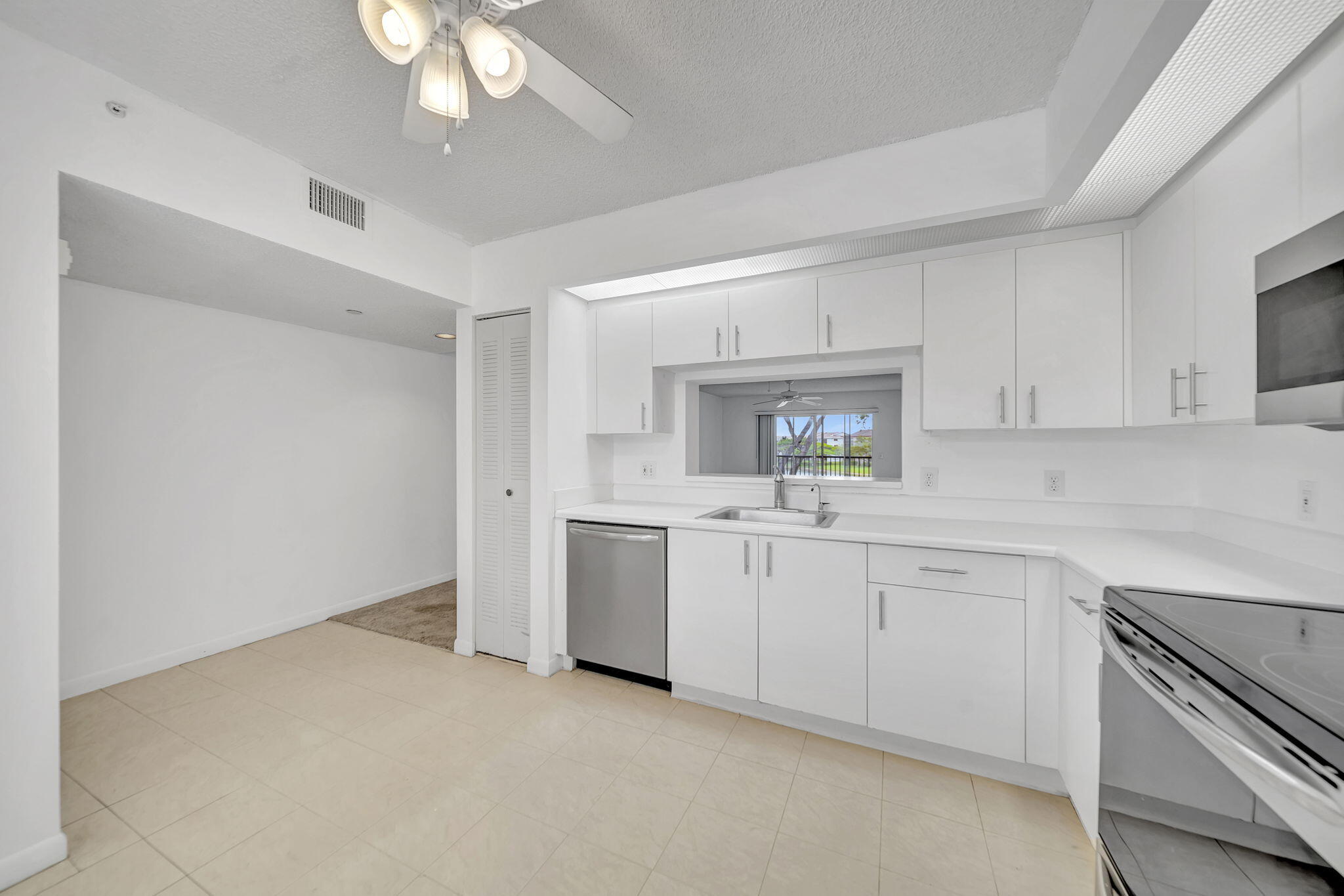 801 Sw 141st Avenue 306-o Property Photo 9
