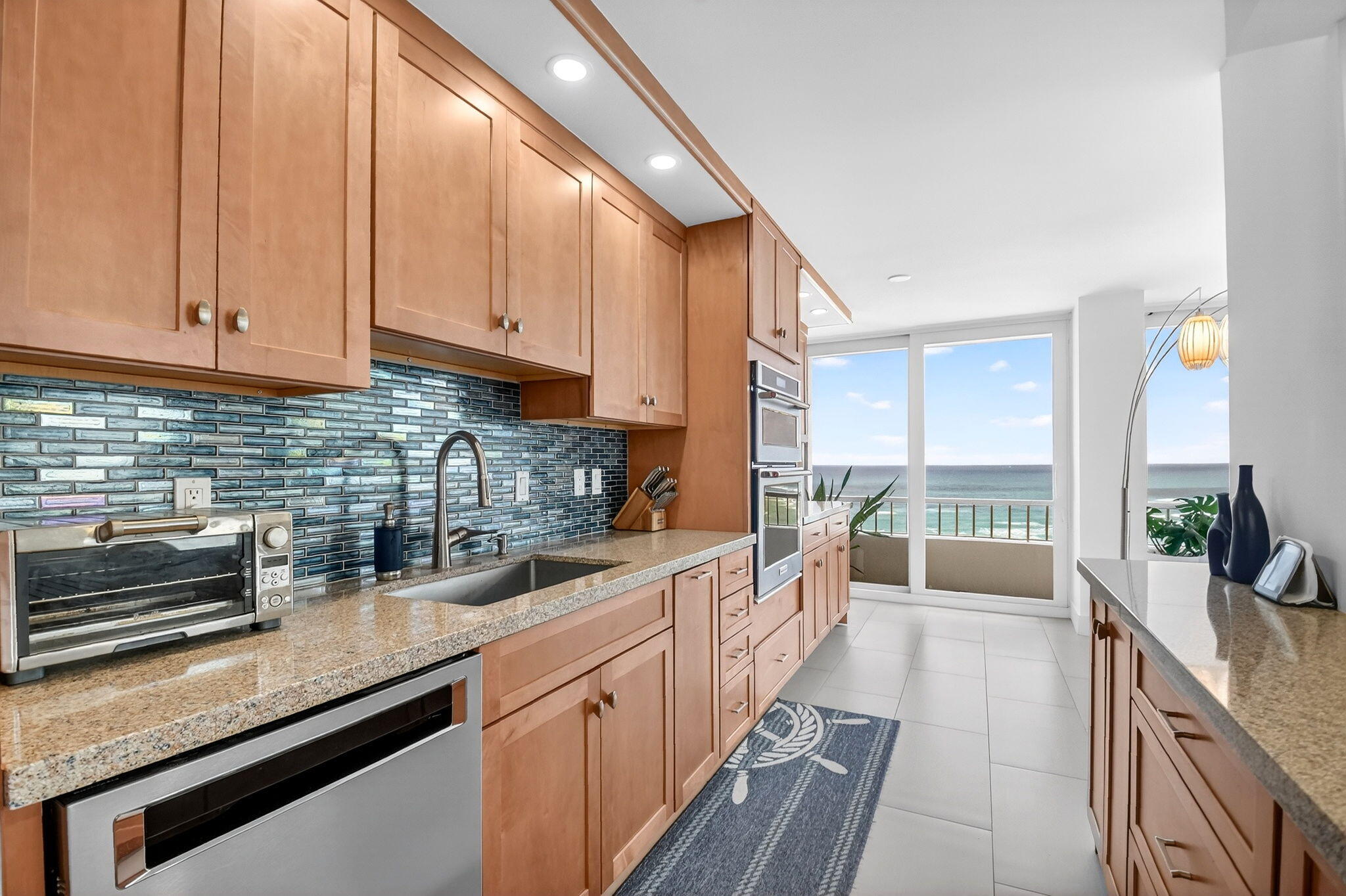 5540 N Ocean Drive 9b Property Photo 4