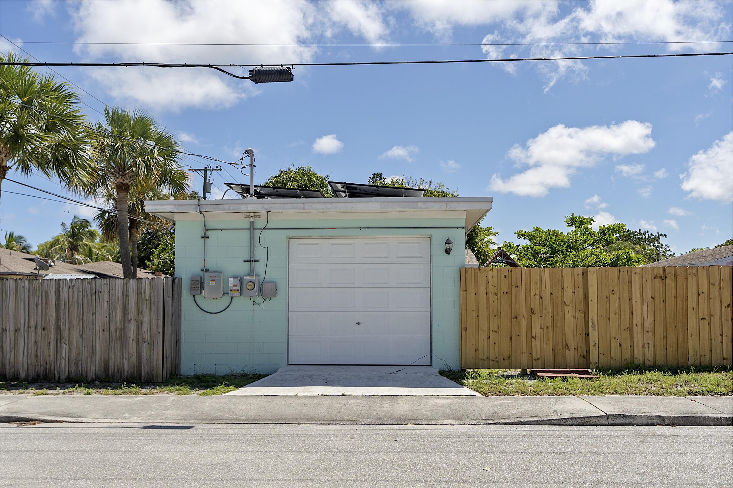 1002 S K Street Property Photo 5