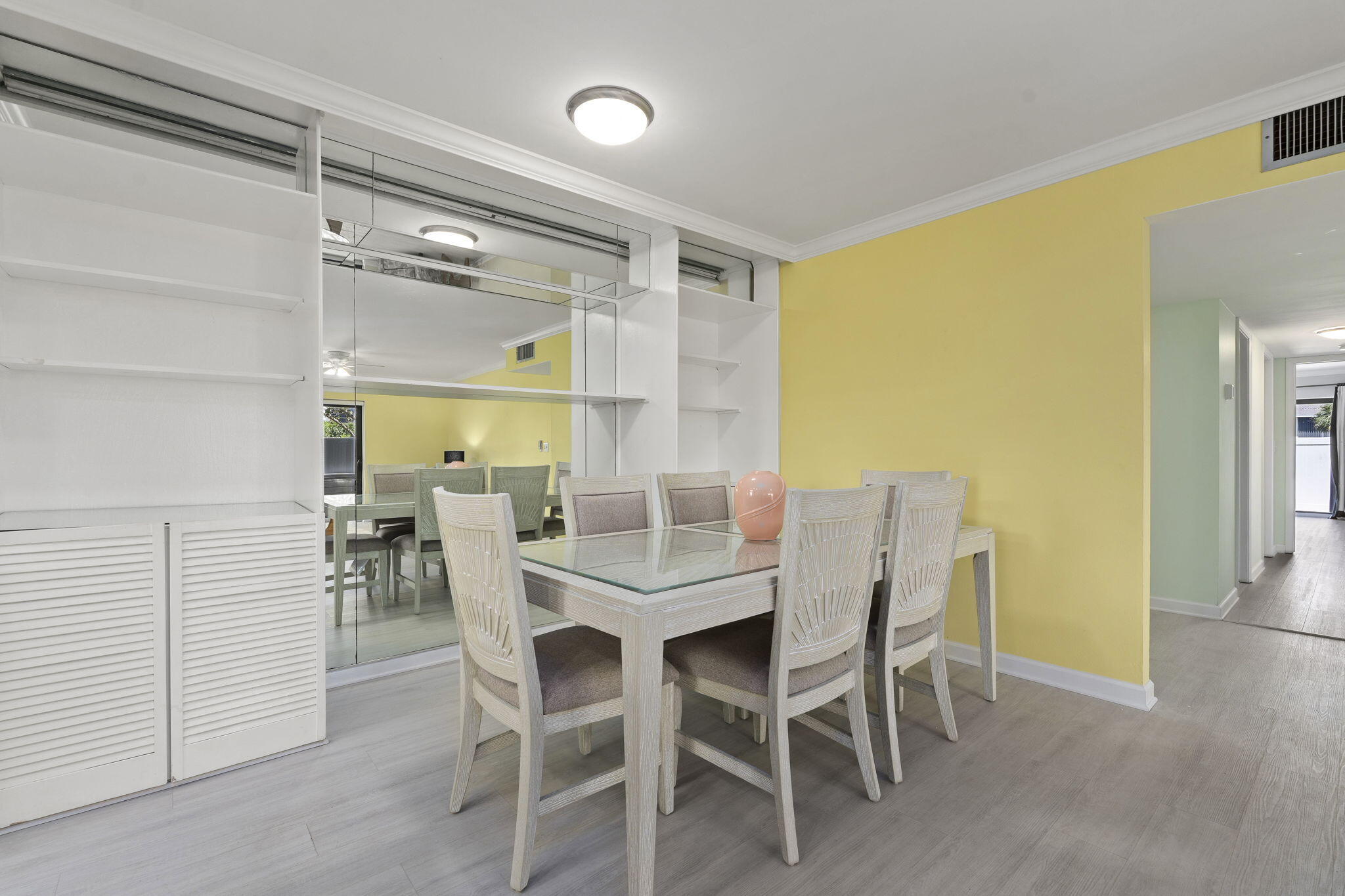 3209 S Lakeview Circle 8-101 Property Photo 11